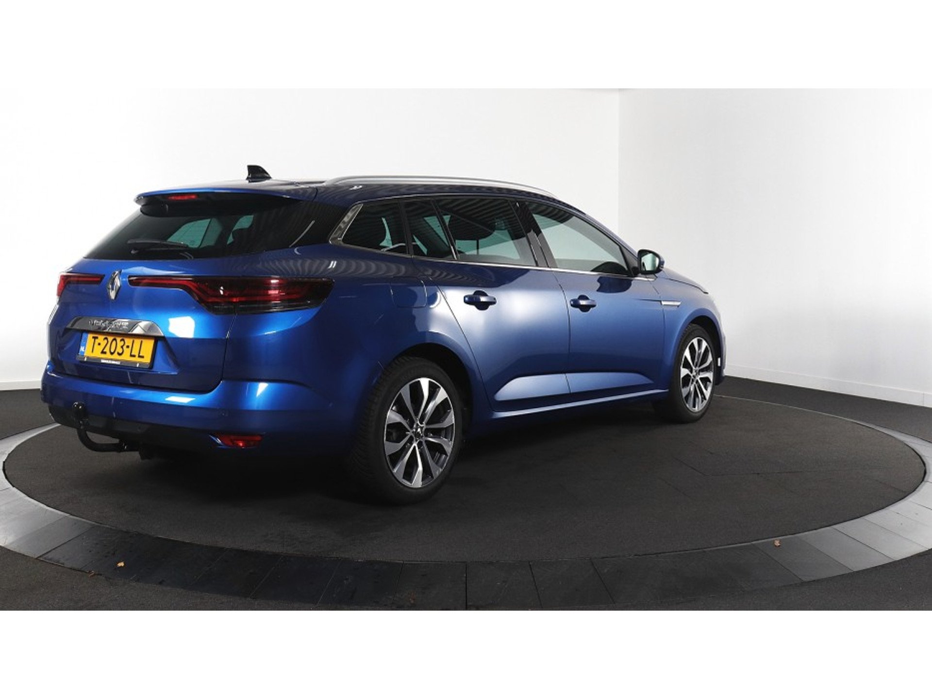 Renault Megane Grandtour 1.3 TCe Techno - Petrol - Automatic - 140 hp - 38.843 km