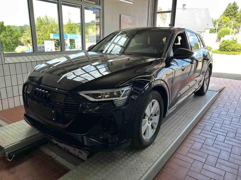 Audi E-tron 55 S Line - Quattro - Electric - Automatic - 408 hp - 68.399 km