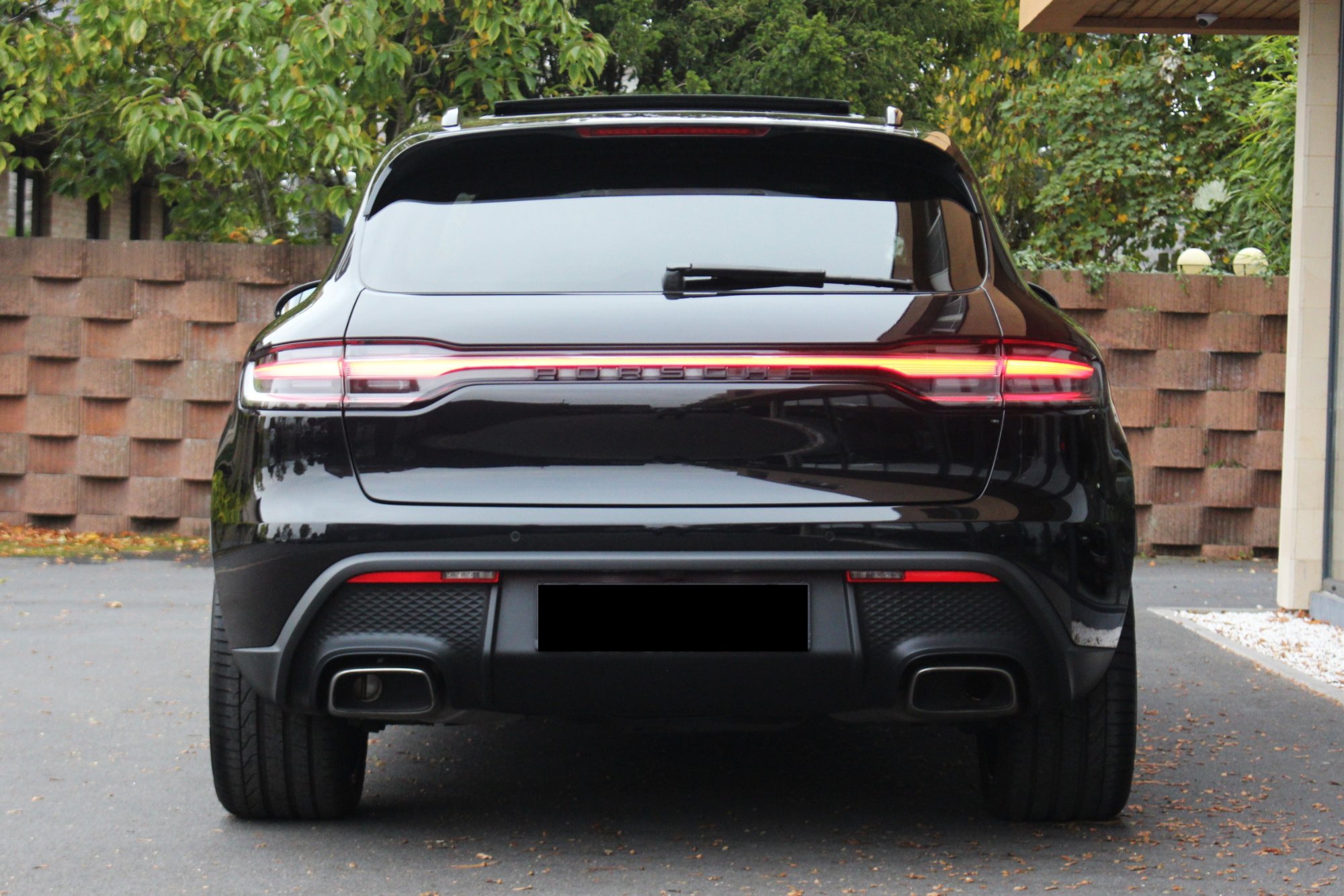 2022 Porsche Macan   