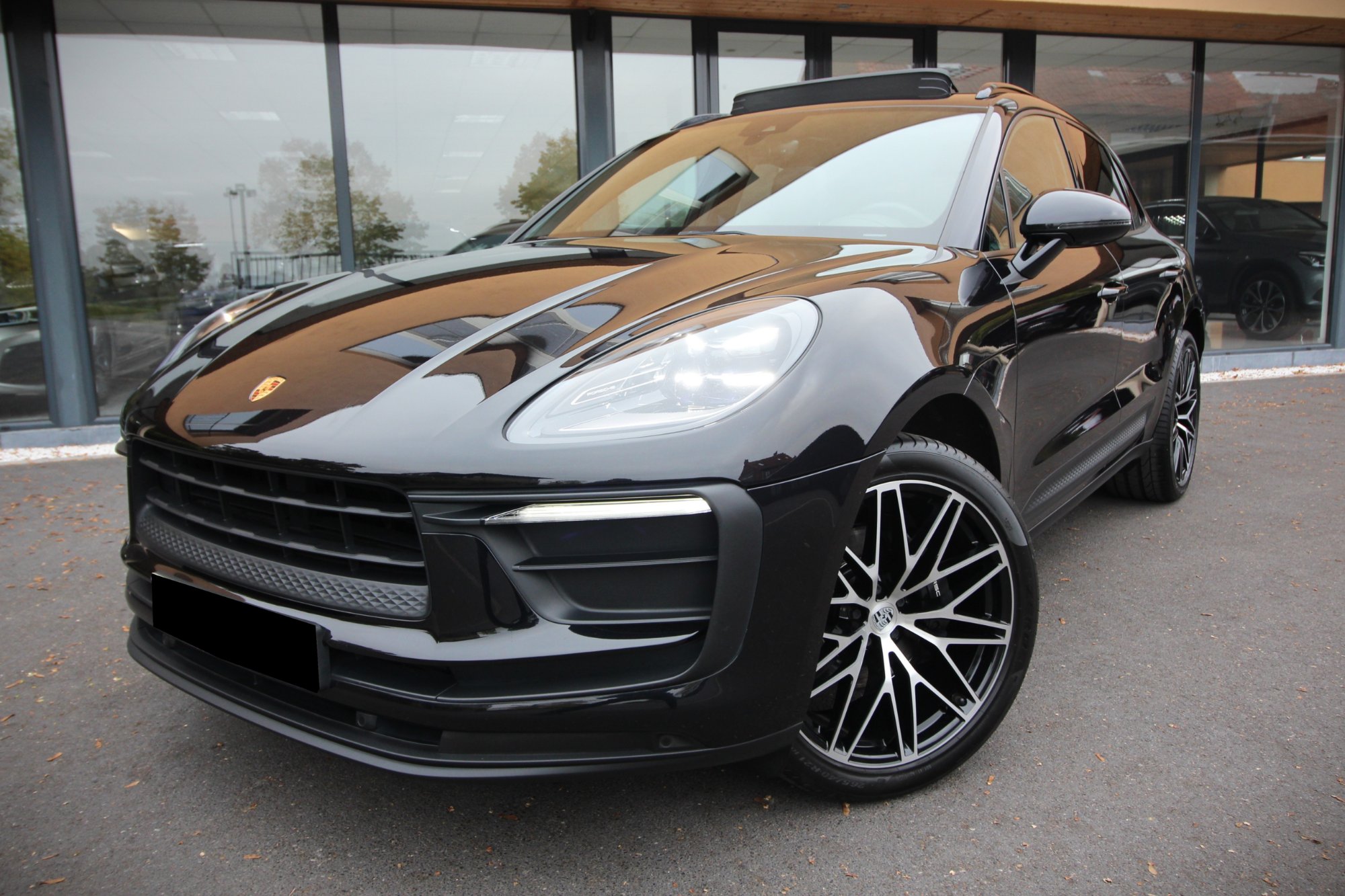 Porsche Macan 2.0 - Petrol - Automatic - 265 hp - 68.332 km