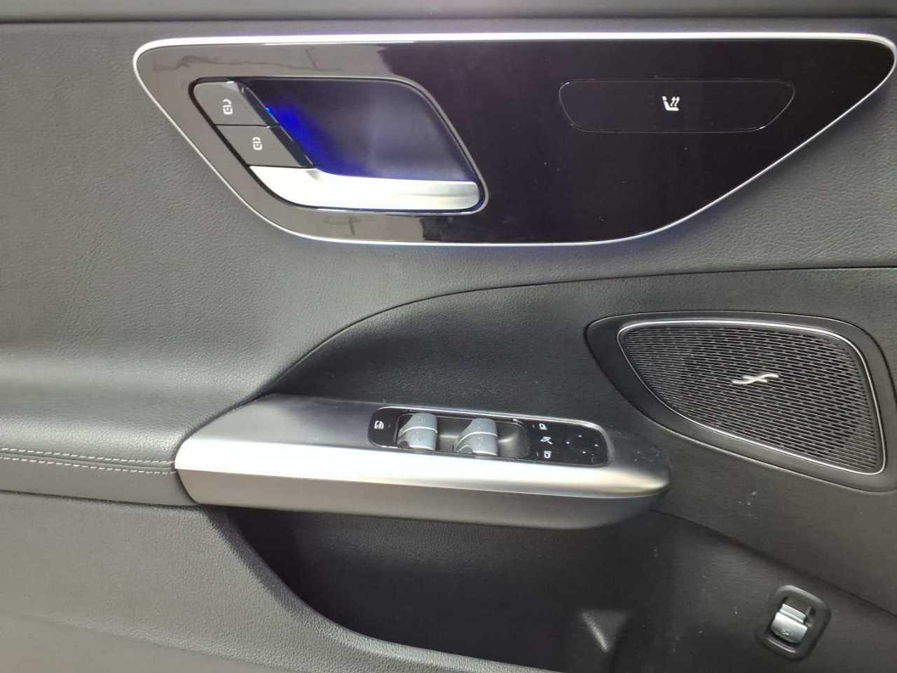 2022 Mercedes-Benz C   