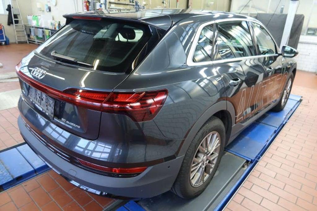 Audi E-tron Sportback 50 - Quattro - Electric - Automatic - 313 hp - 128.613 km