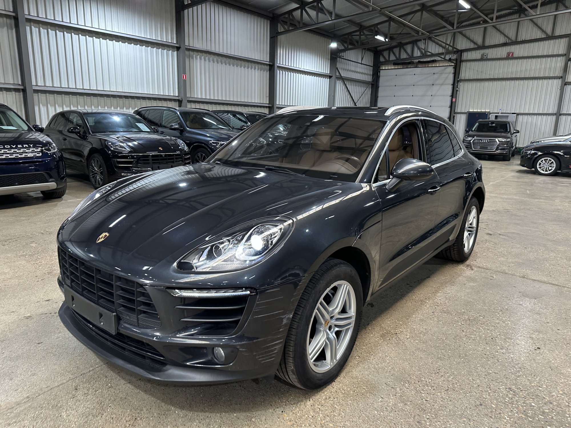 2017 Porsche Macan   