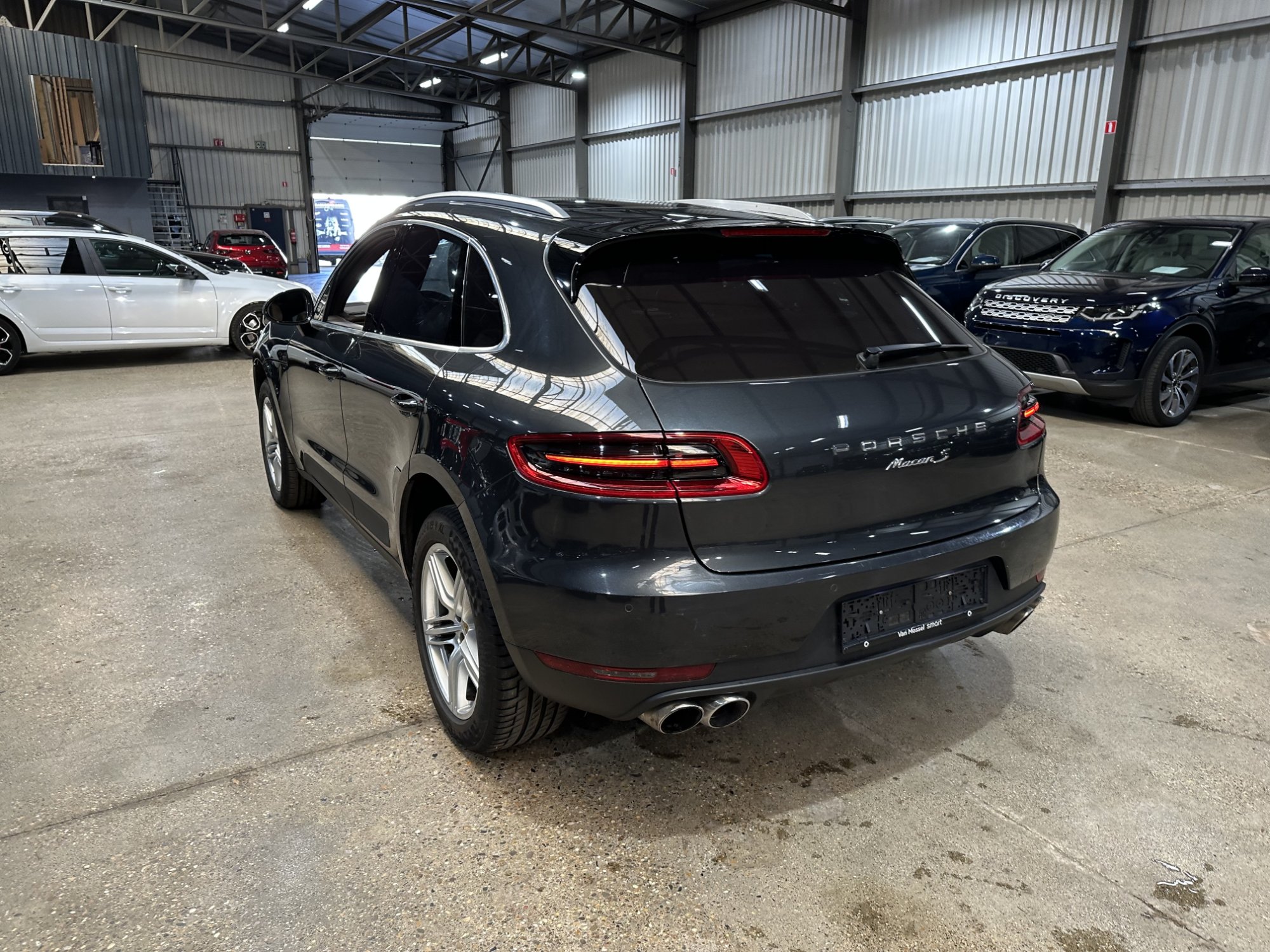 2017 Porsche Macan   