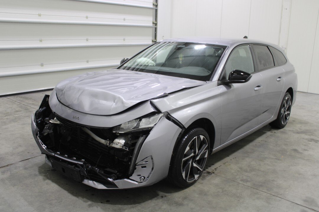 Peugeot 308 SW 1.2i Allure - Petrol - Automatic - 130 hp - 42.933 km