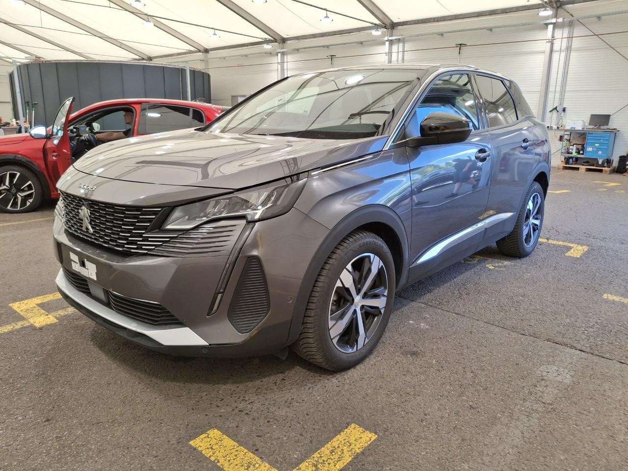 Peugeot 3008 Allure Pack - Petrol - Automatic - 131 hp - 37.611 km