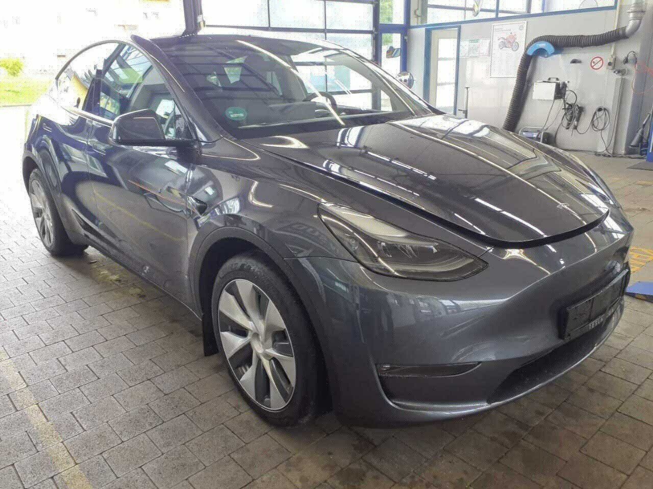 2022 Tesla Model Y  AWD