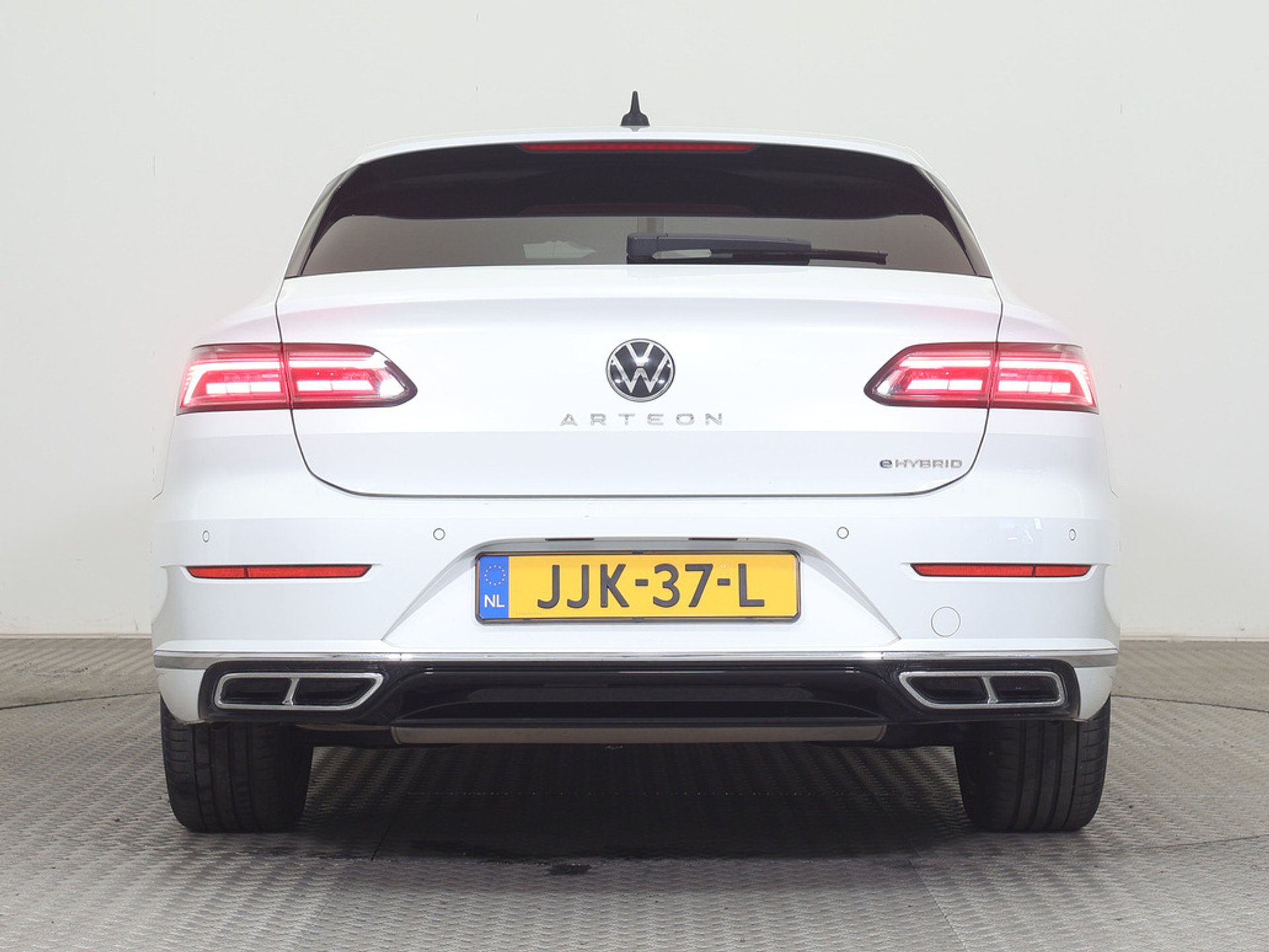 Volkswagen Arteon 1.4 R-Line - Hybrid - Automatic - 156 hp - 99.136 km