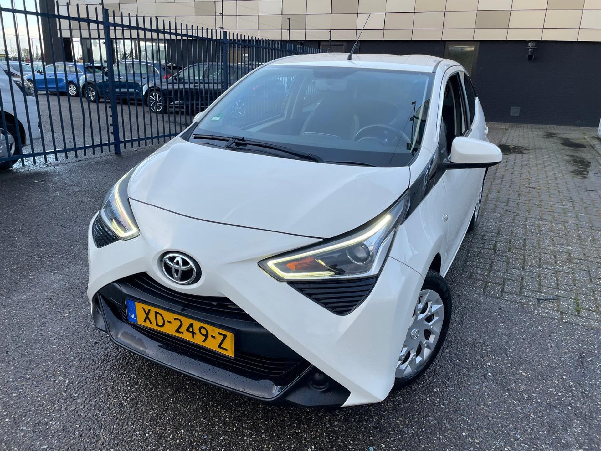Toyota Aygo 1.0 VVT-i X-Play - Petrol - Manual - 72 hp - 139.434 km