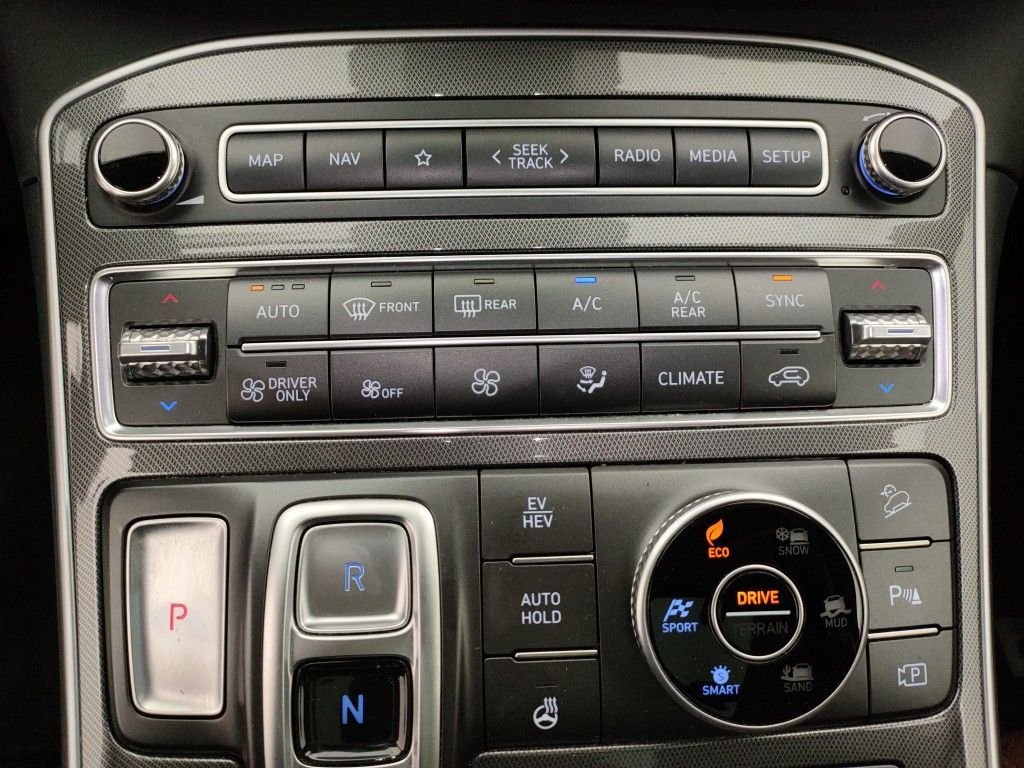 2021 Hyundai Santa Fe   AWD