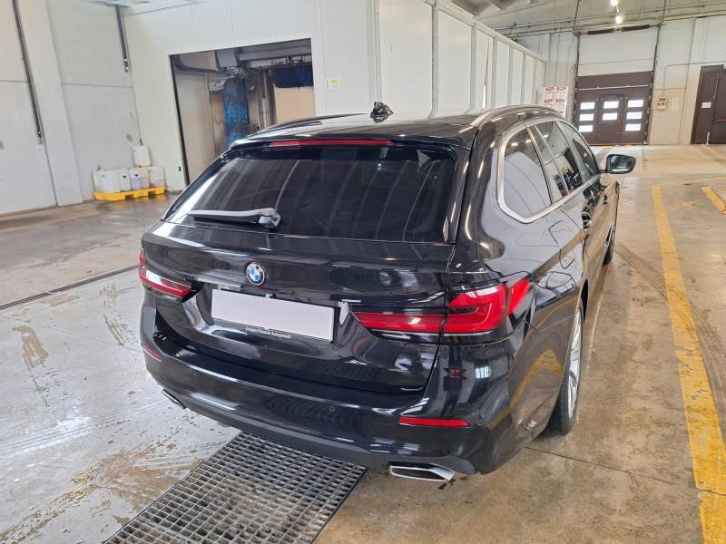 BMW 5 Series Touring 520d Business - Diesel - Automatic - 190 hp - 180.414 km