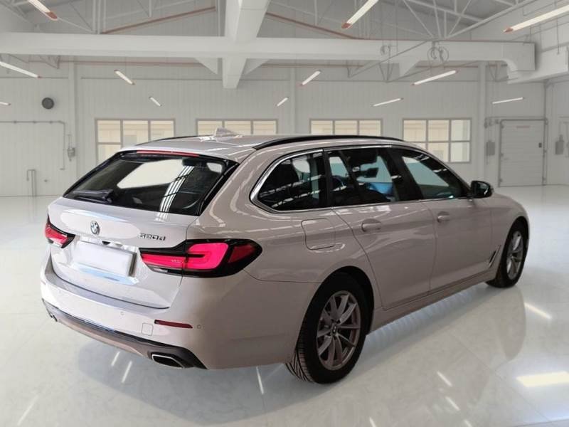 BMW 5 Series Touring 520d Business - Diesel - Automatic - 190 hp - 201.676 km