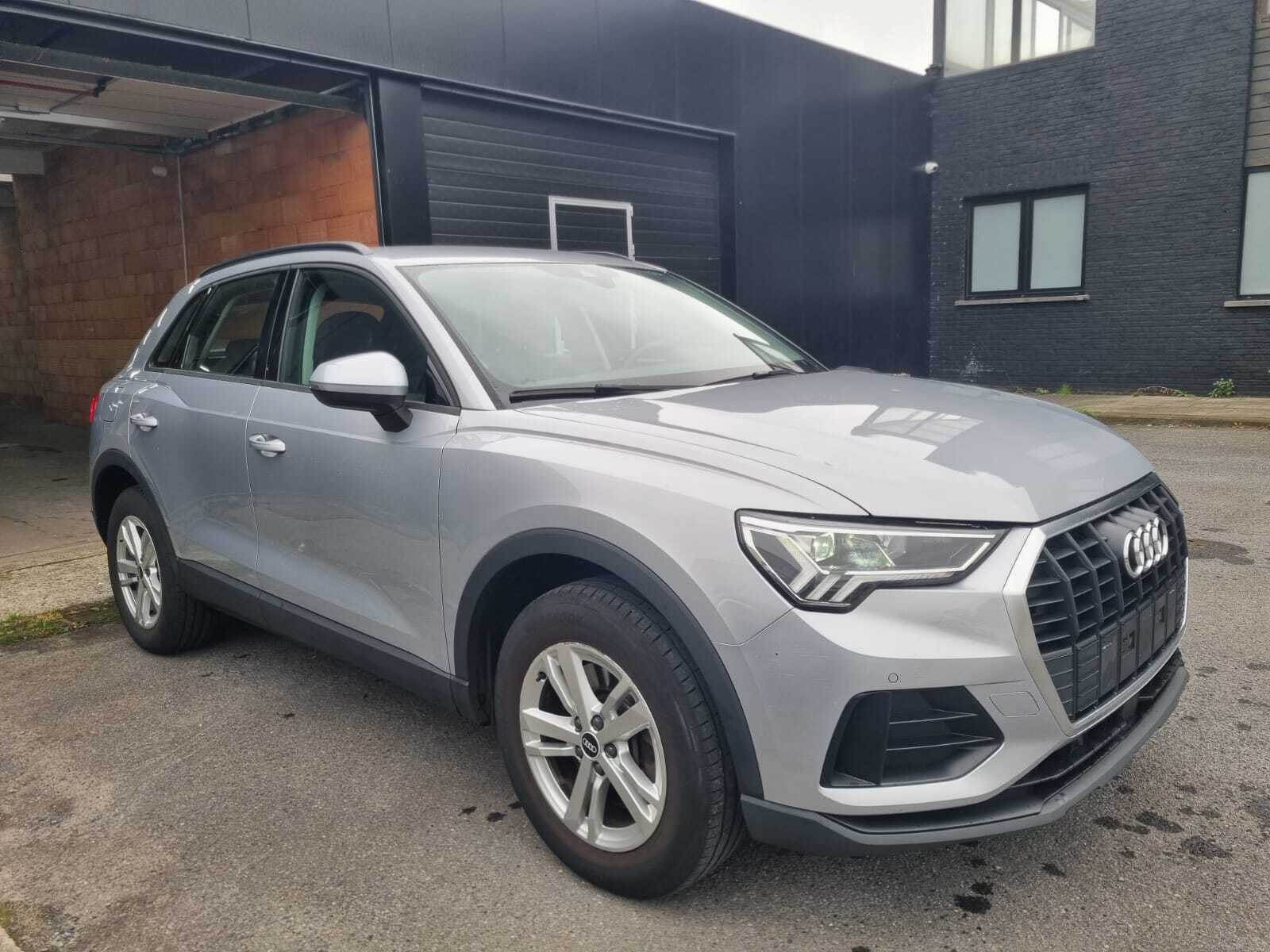 Audi Q3 45 TFSIe Attraction - Hybrid - Automatic - 150 hp - 75.541 km