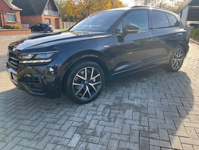 Volkswagen Touareg 3.0 TFSI R-Line - Hybrid - Automatic - 340 hp - 74.452 km