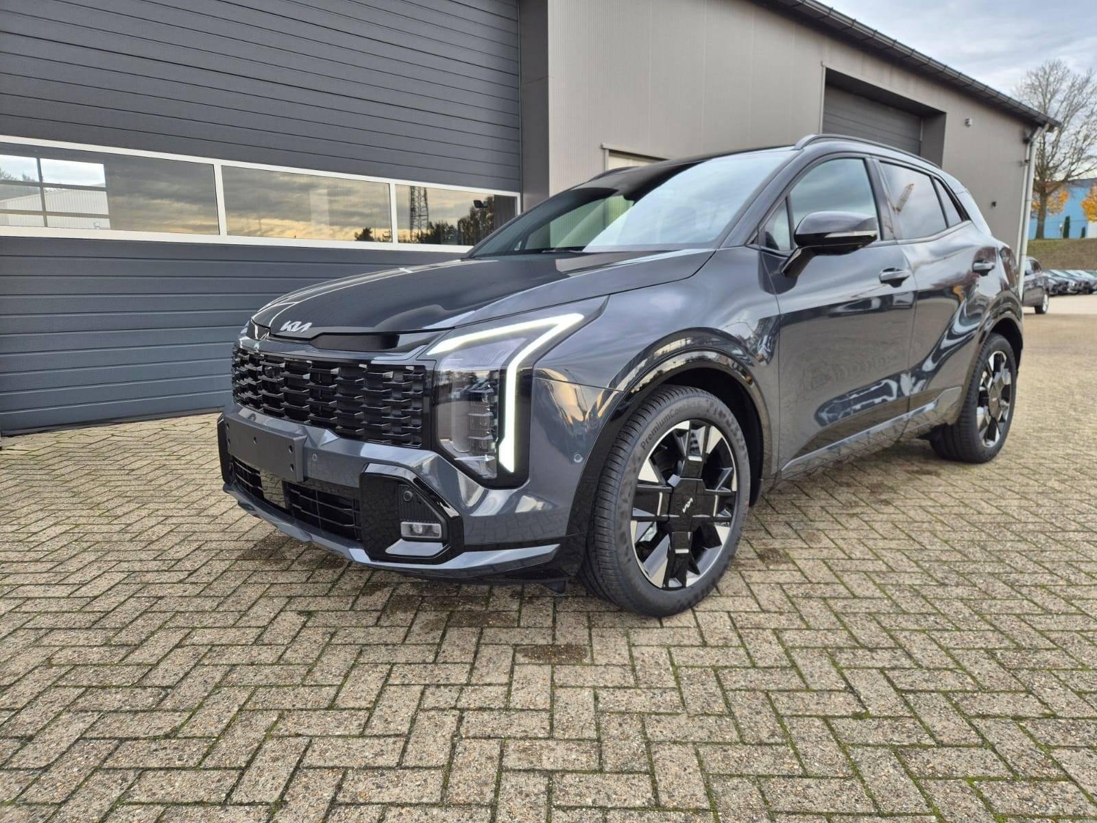 2025 Kia Sportage   AWD