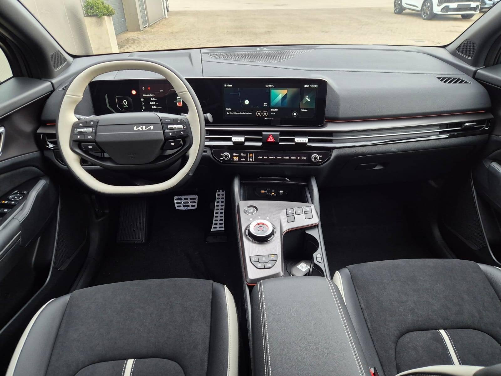 2025 Kia Sportage   AWD