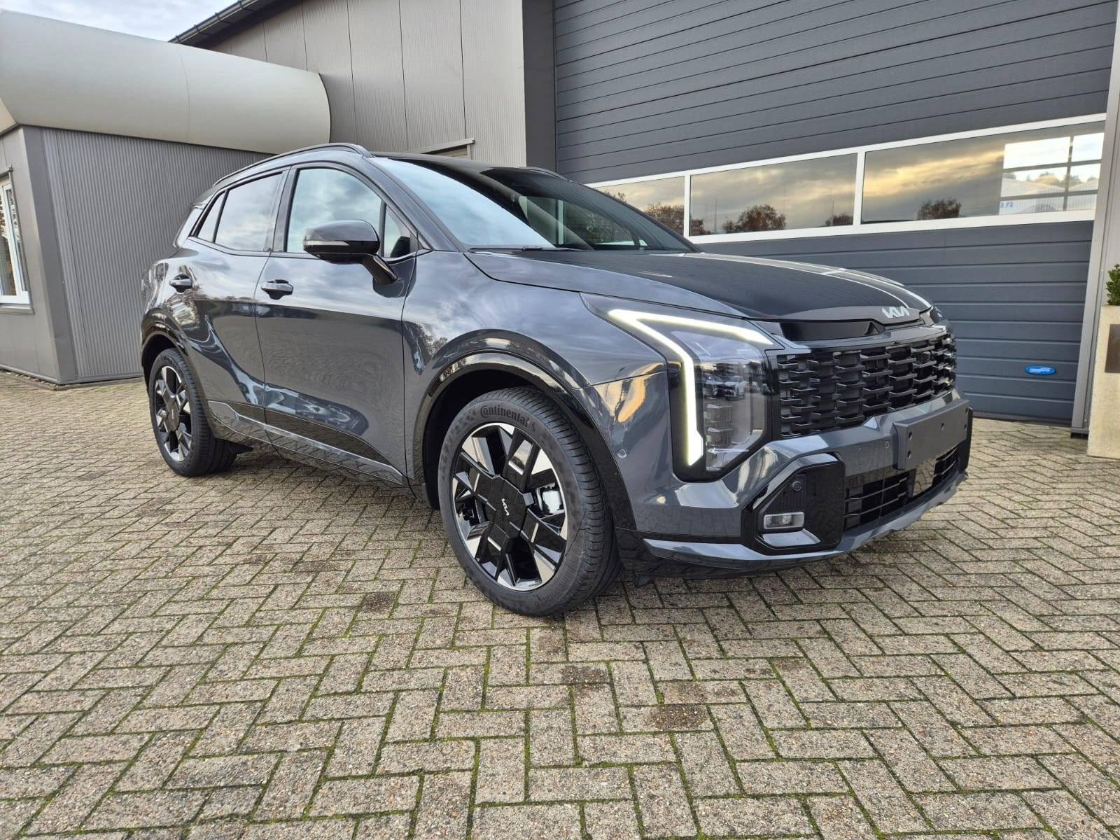 2025 Kia Sportage   AWD