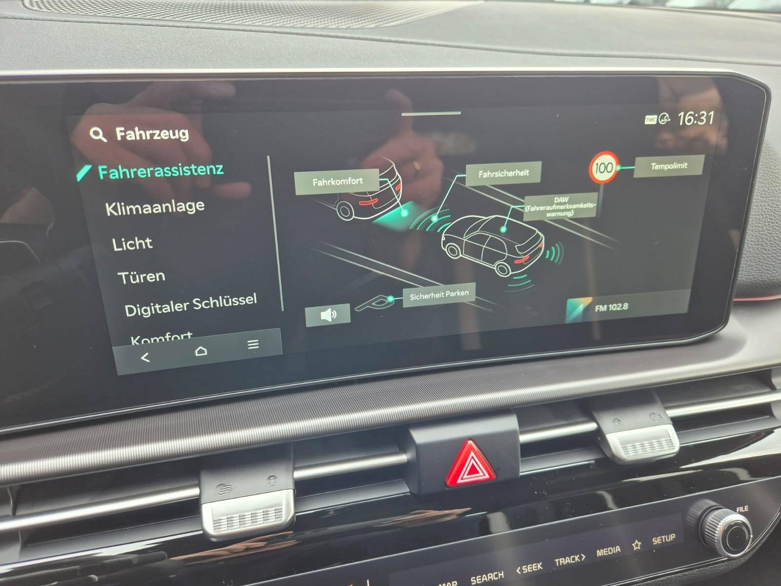 2025 Kia Sportage   AWD