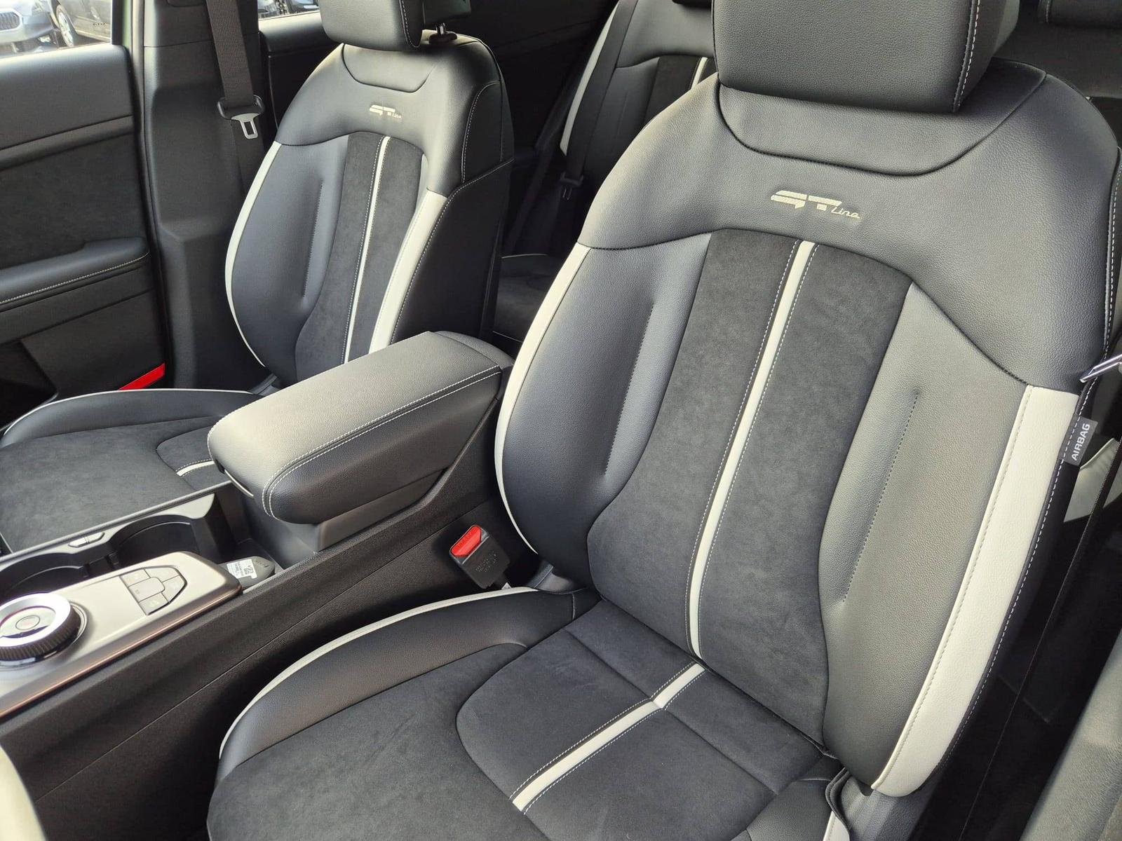 2025 Kia Sportage   AWD