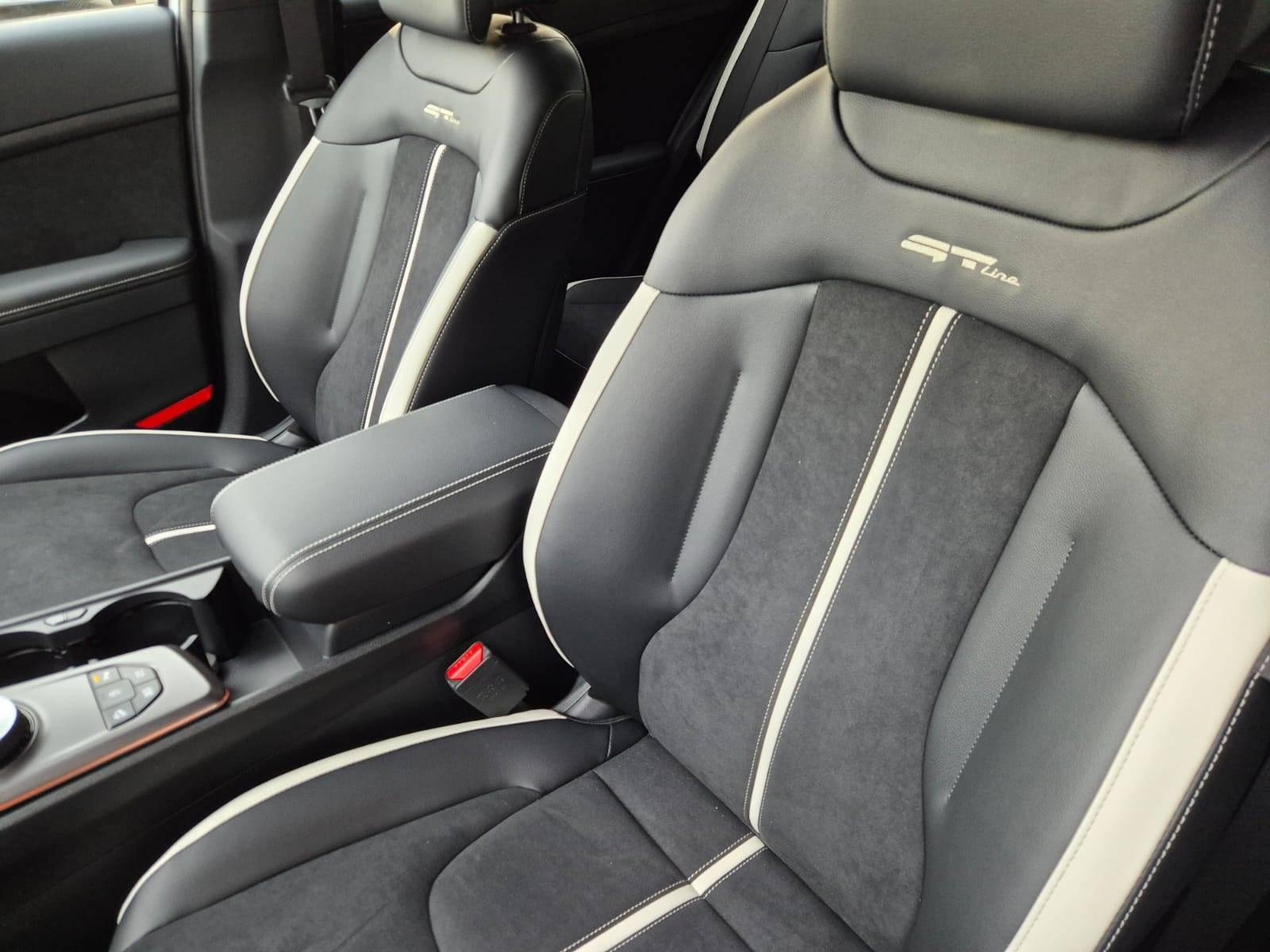 2025 Kia Sportage   AWD