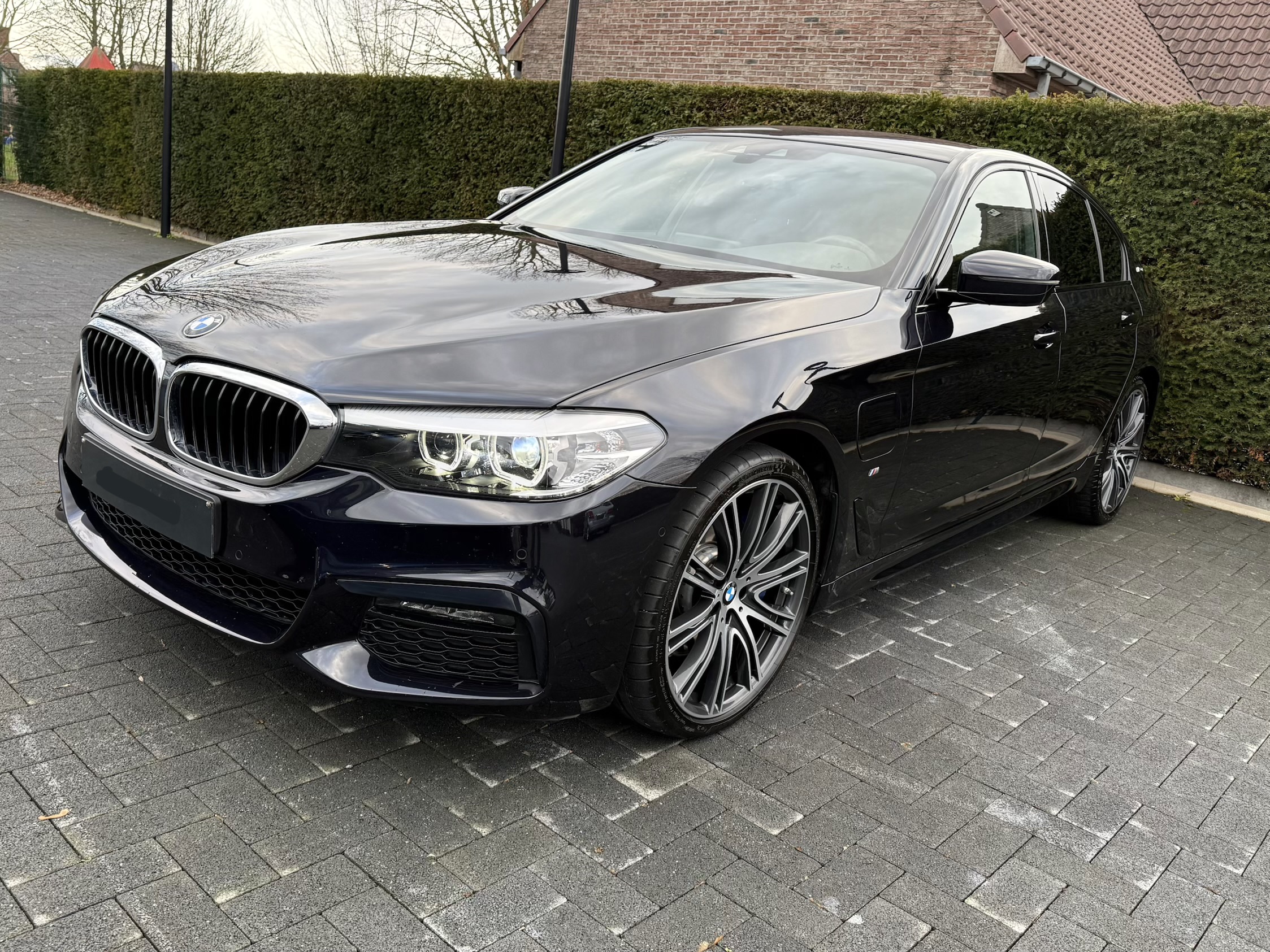 BMW 5 Series 530e M-Pack - Hybrid - Automatic - 184 hp - 61.590 km M-Pack