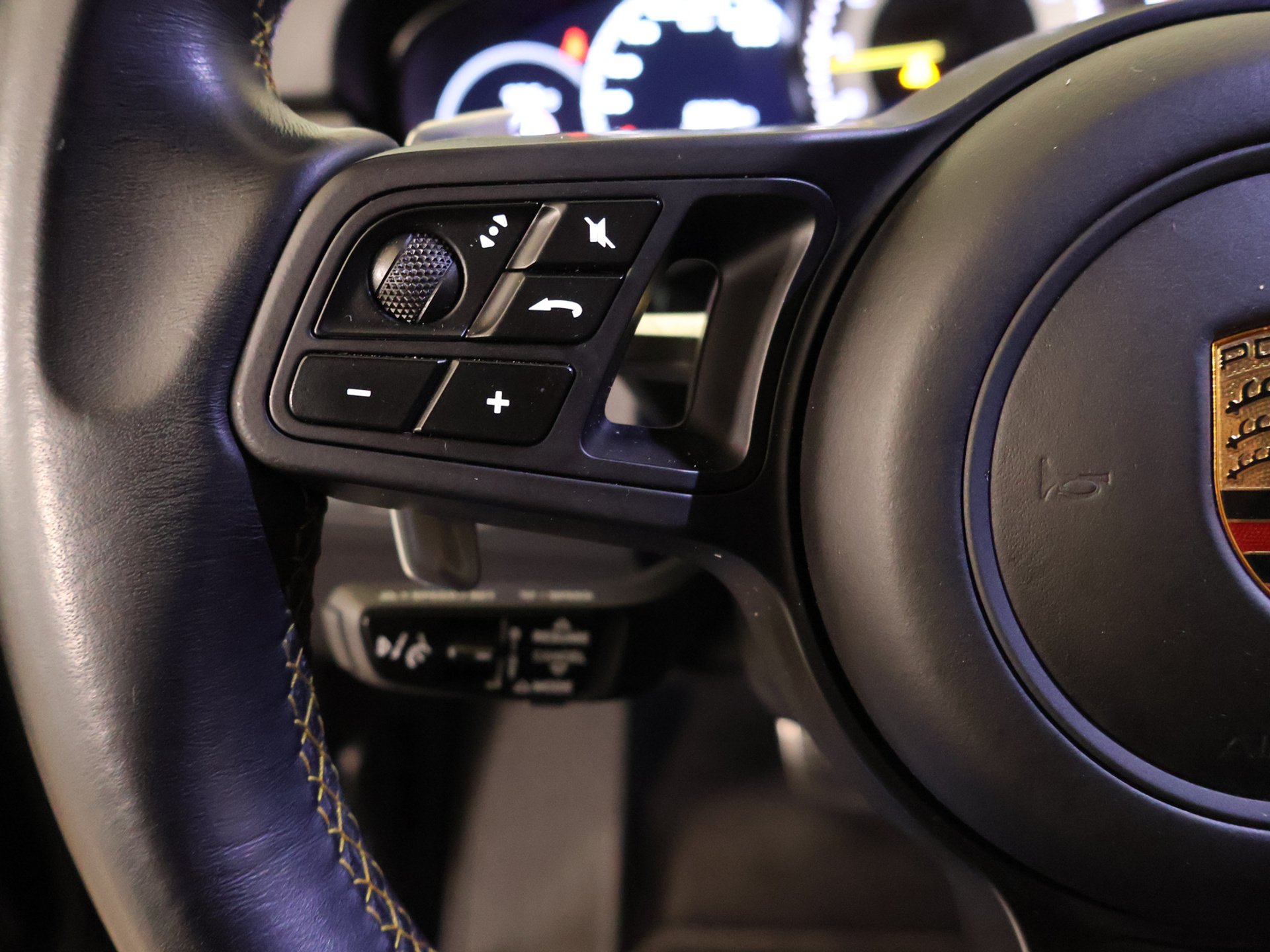 2022 Porsche Cayenne   