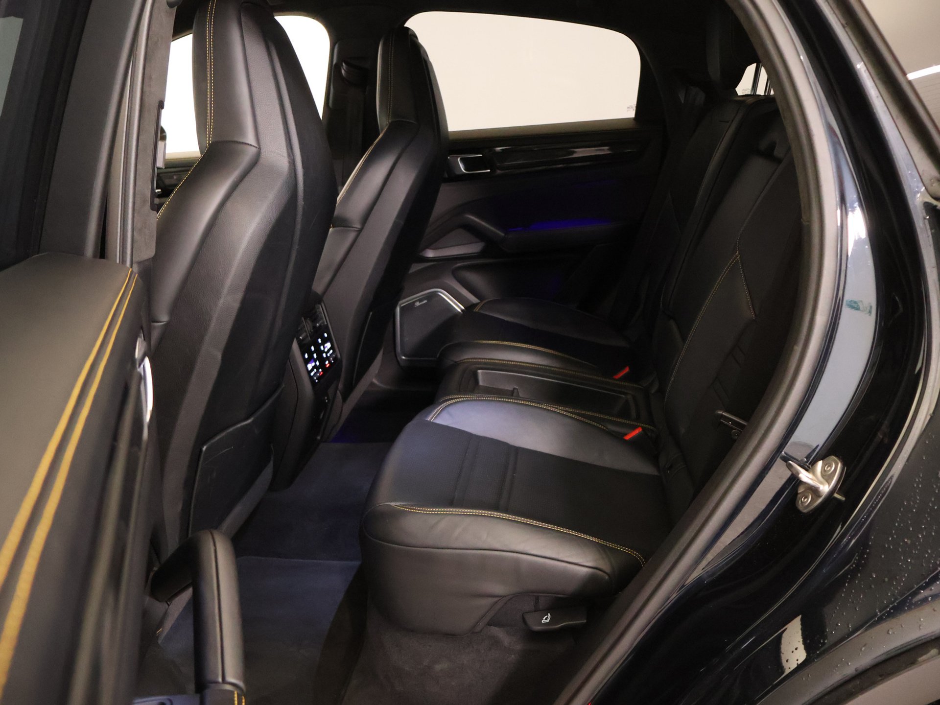 2022 Porsche Cayenne   