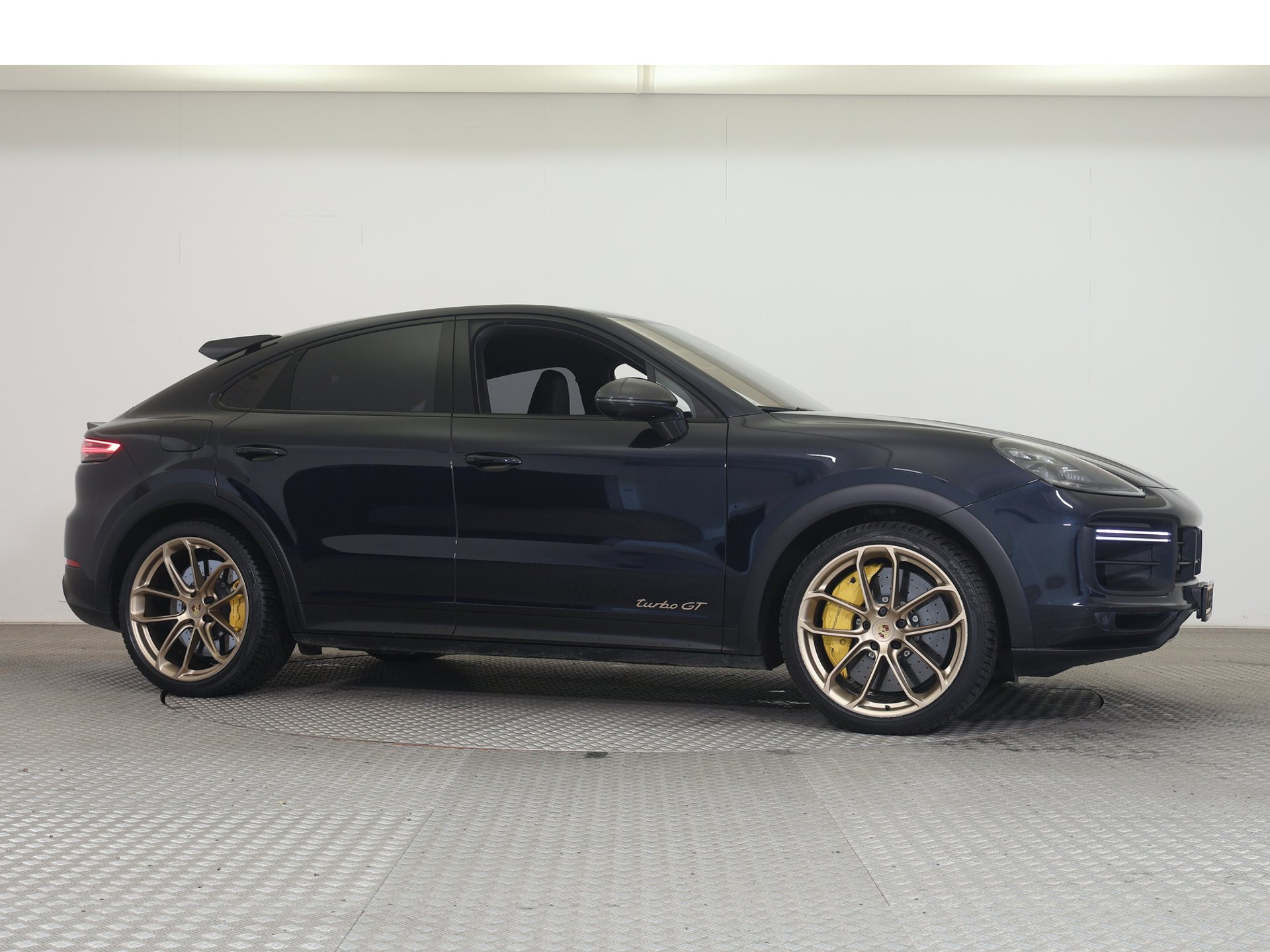 2022 Porsche Cayenne   