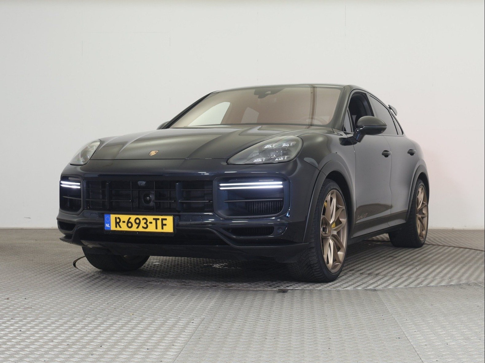 2022 Porsche Cayenne   