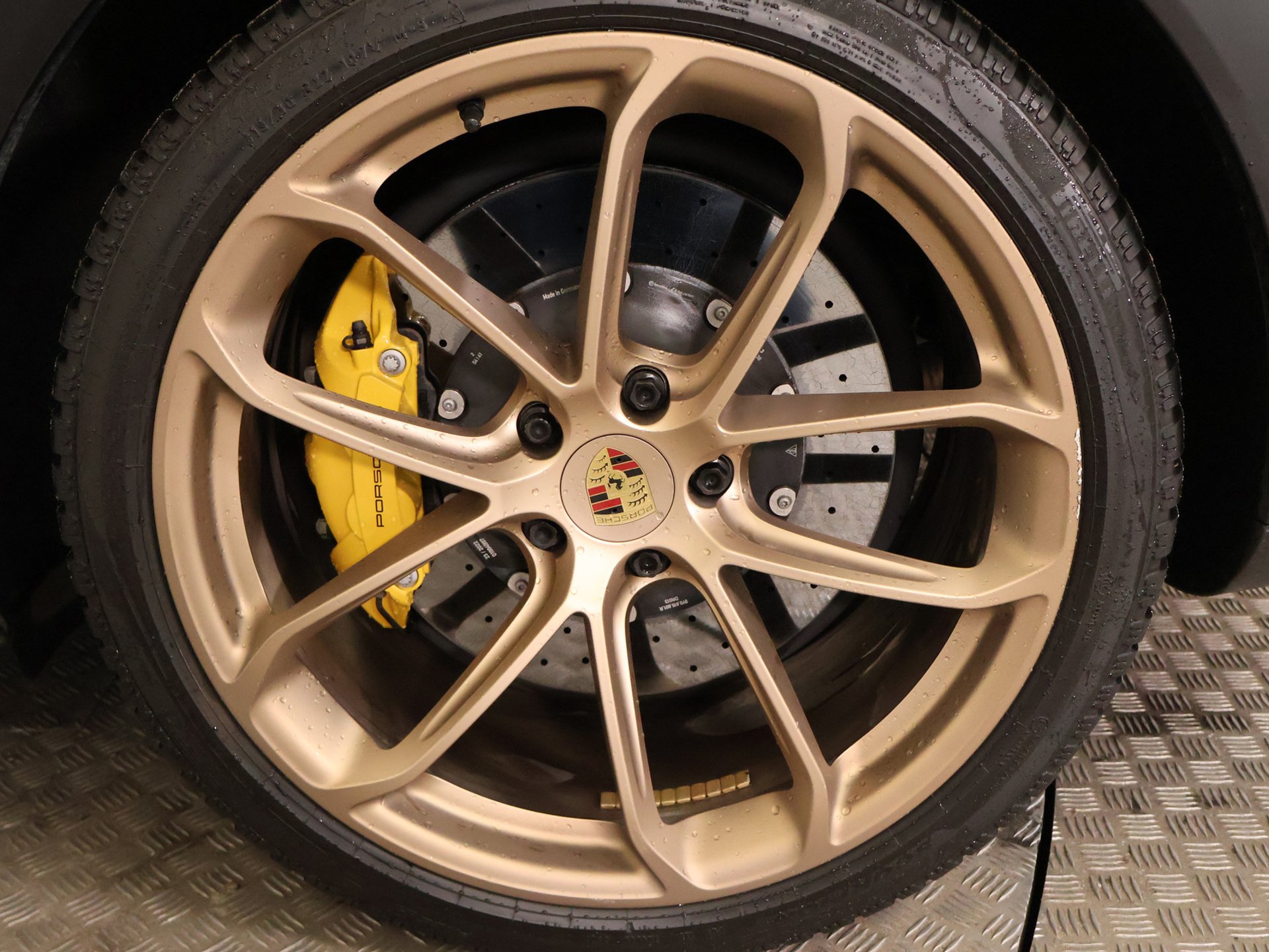 2022 Porsche Cayenne   