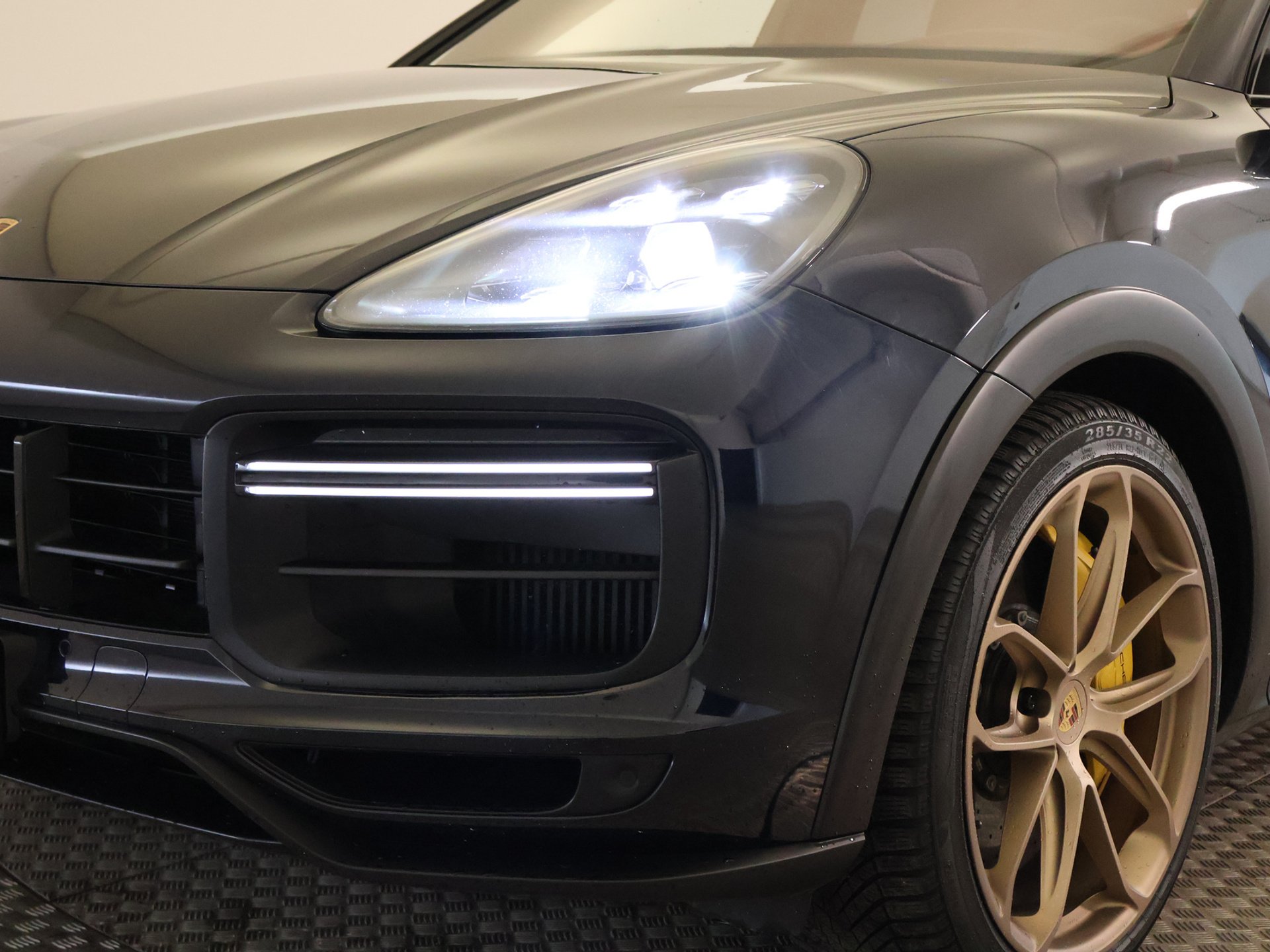 2022 Porsche Cayenne   
