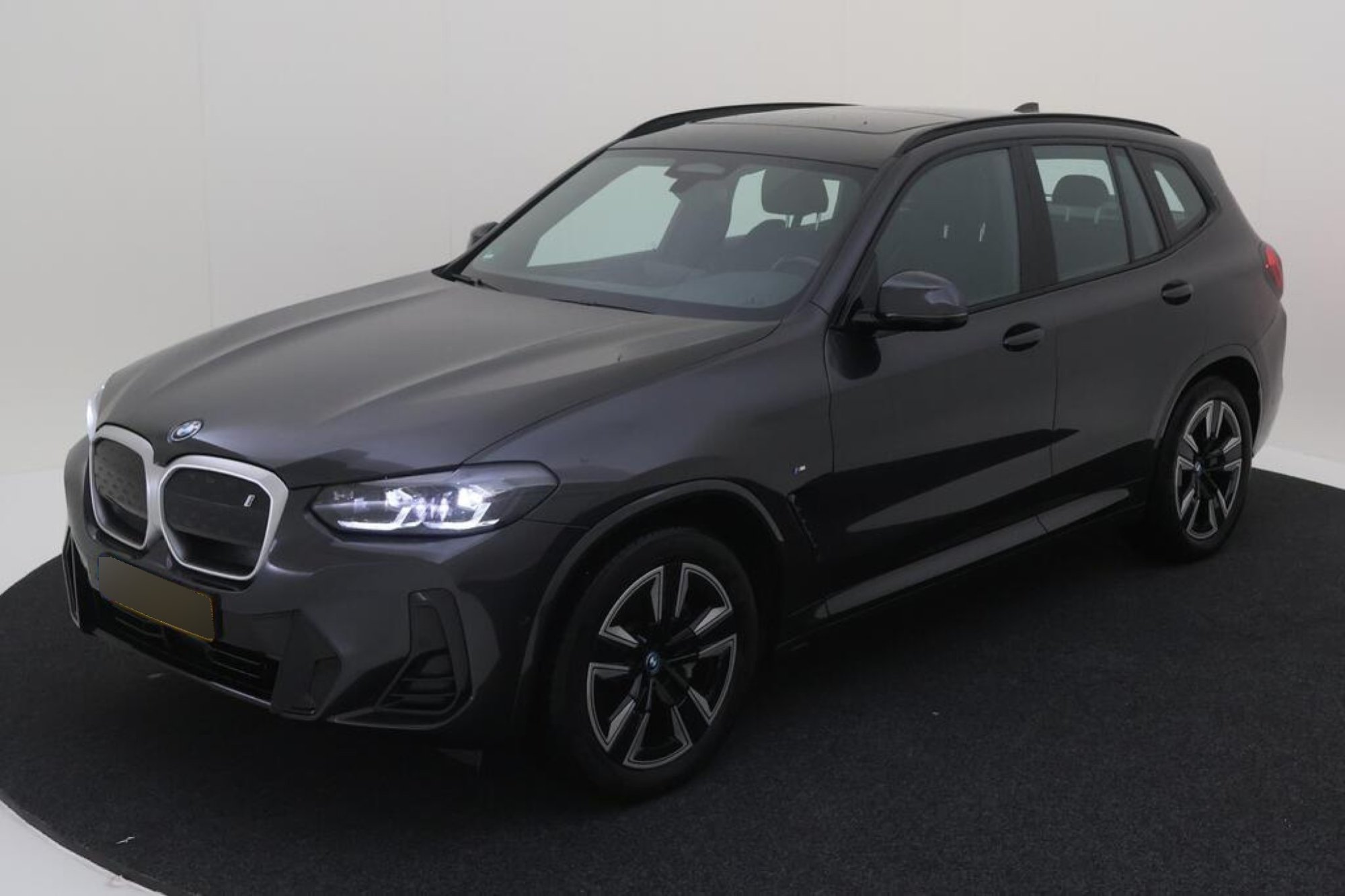 BMW iX3 Inspiring - Electric - Automatic - 286 hp - 182.432 km
