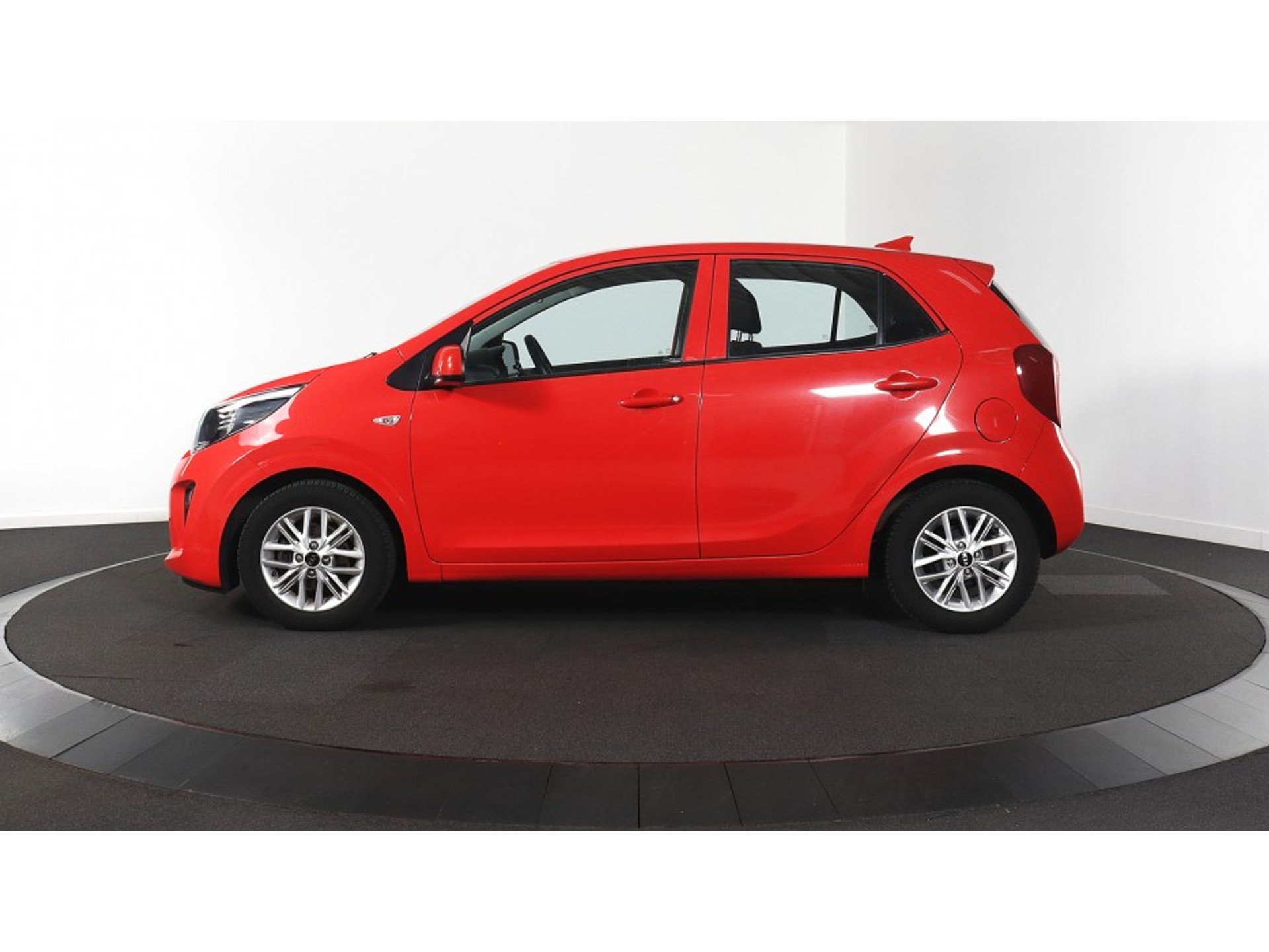Kia Picanto 1.0 DynamicLine - Petrol - Manual - 67 hp - 60.175 km
