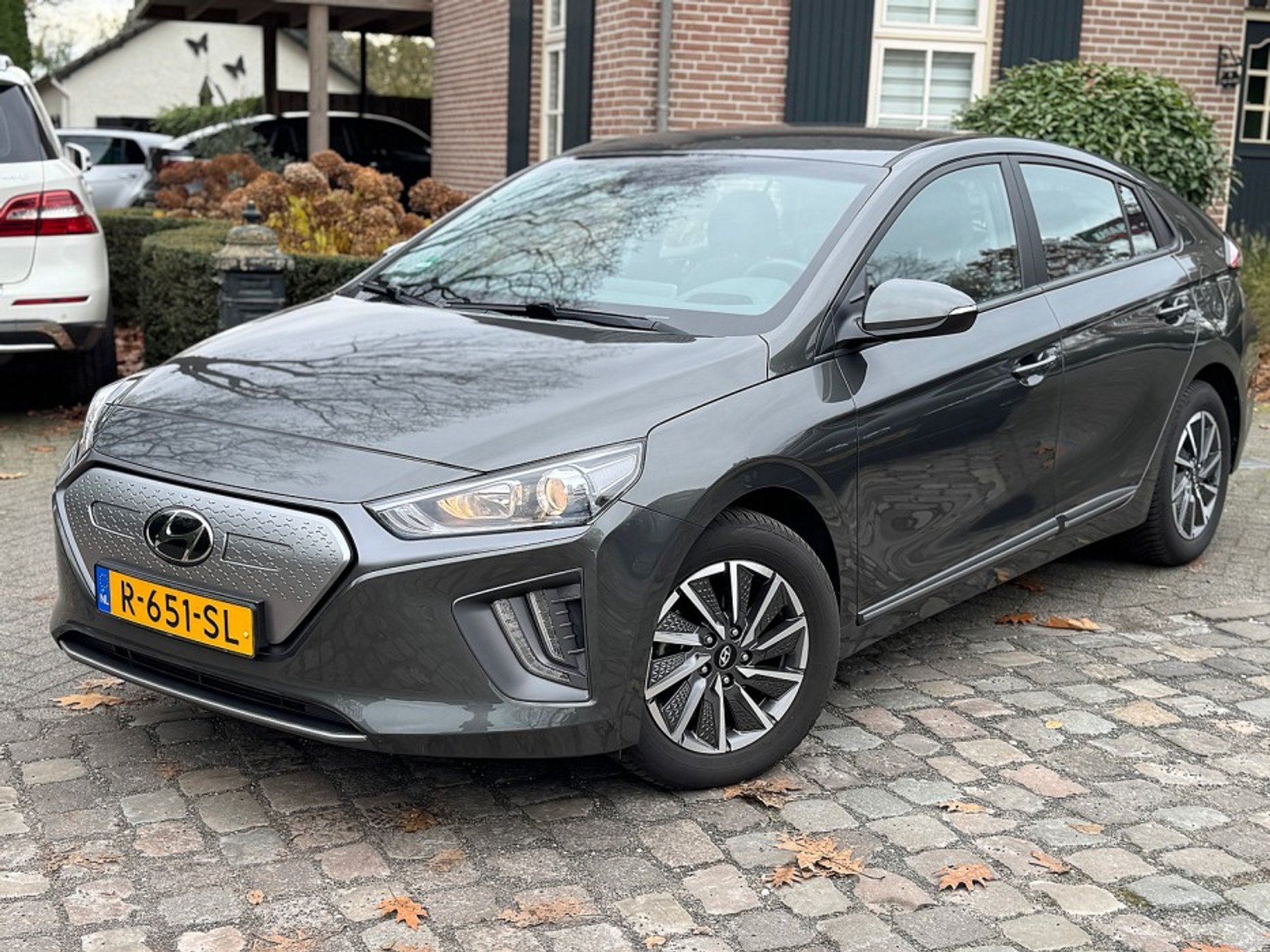 Hyundai Ioniq 38 kWh Comfort - Electric - Automatic - 136 hp - 81.468 km
