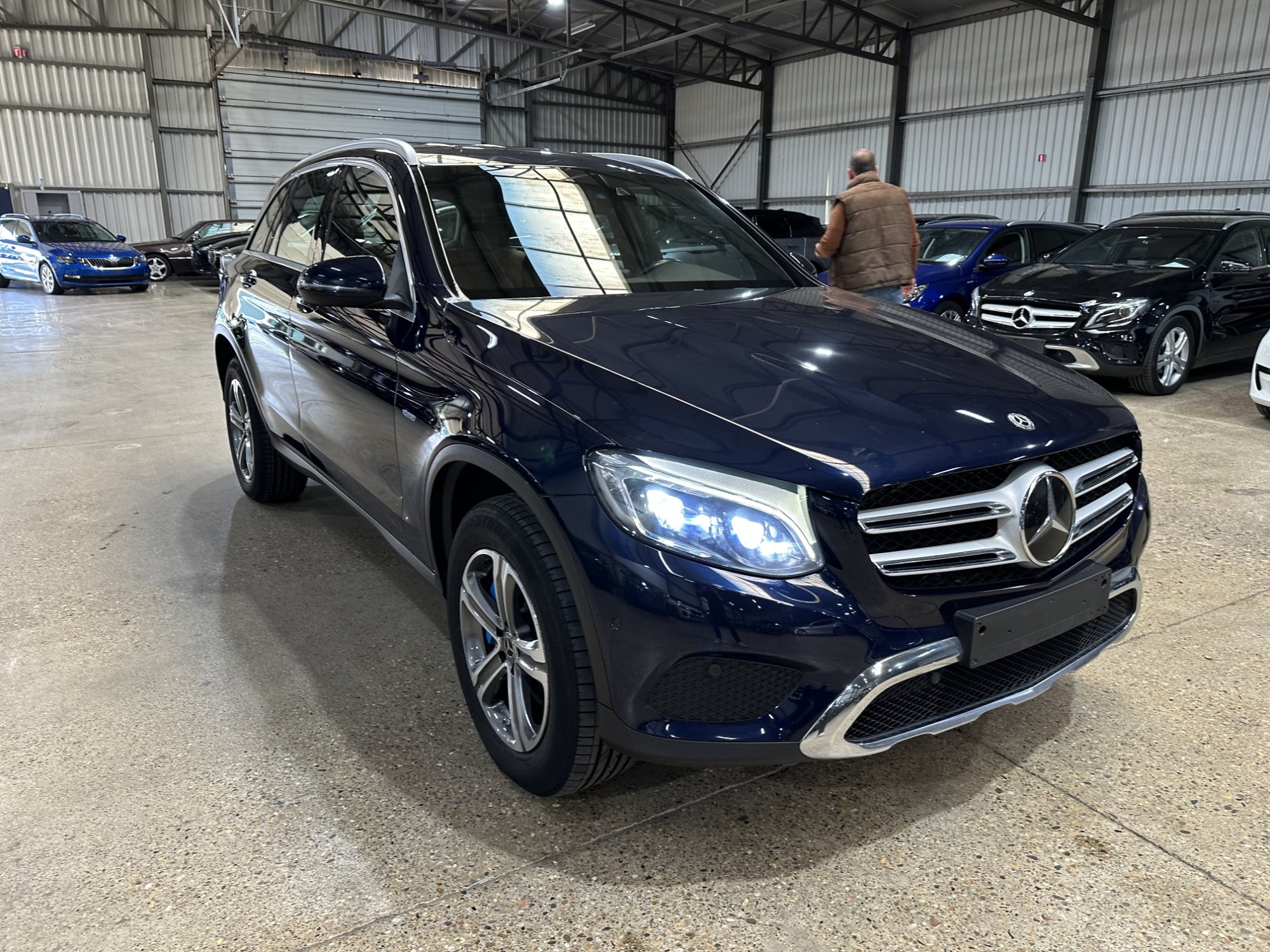 Mercedes-Benz GLC 350e - 4-Matic - Hybrid - Automatic - 211 hp - 243.021 km 