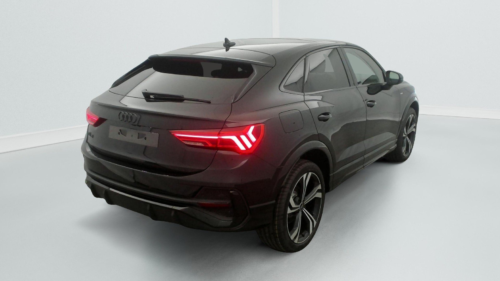 2025 Audi Q3   