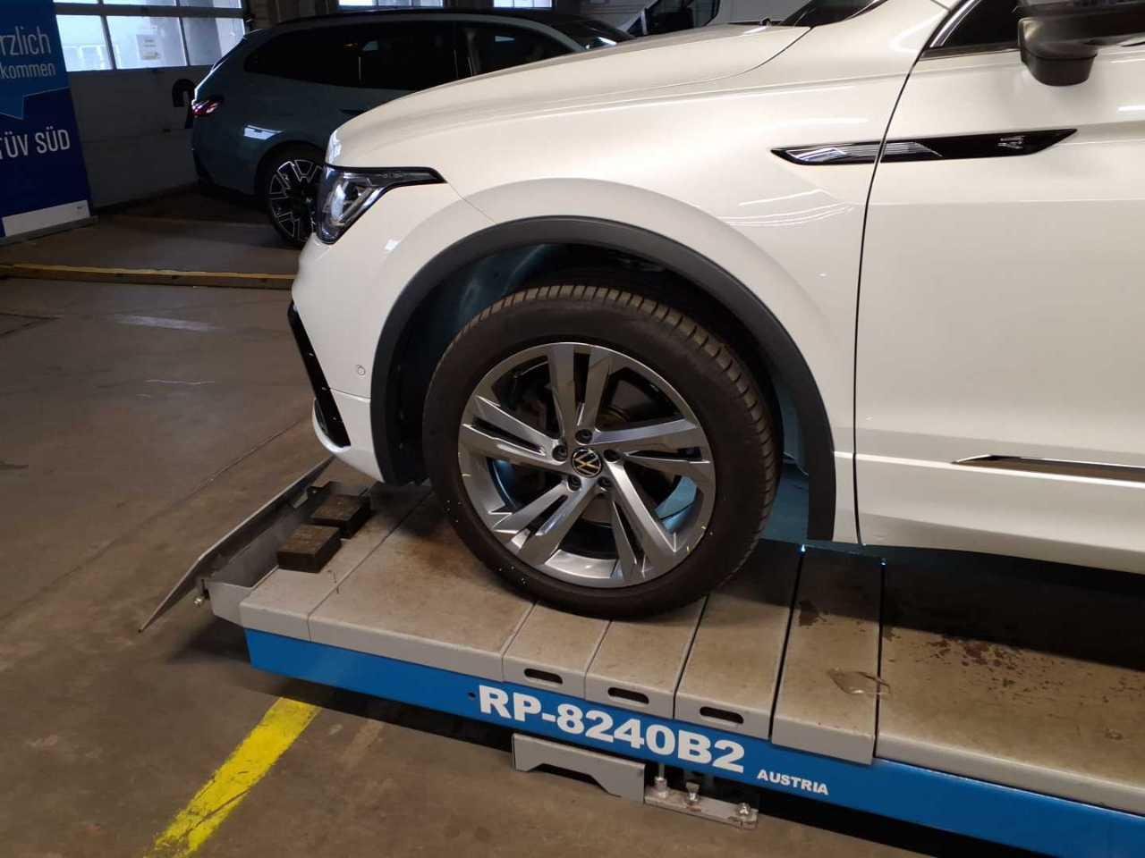 2021 Volkswagen Tiguan   AWD