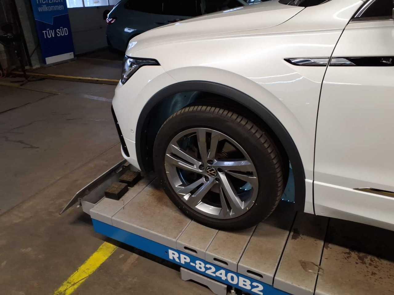 2021 Volkswagen Tiguan   AWD