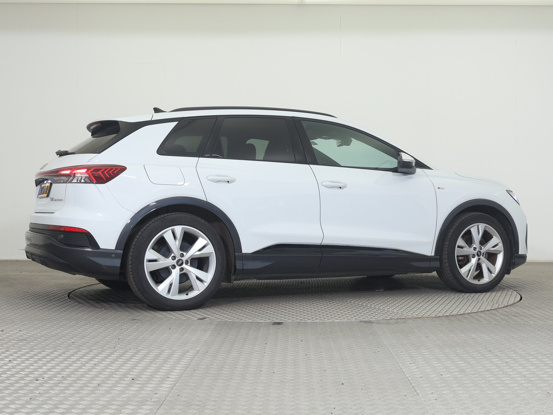 Audi E-tron Q4  35 S Line - Electric - Automatic - 0 hp - 37.176 km