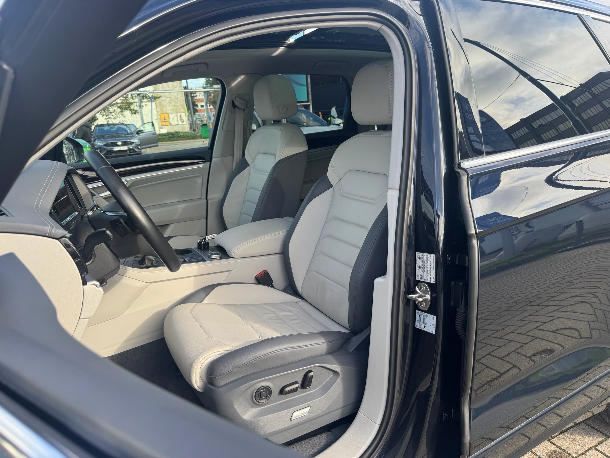 2019 Volkswagen Touareg   