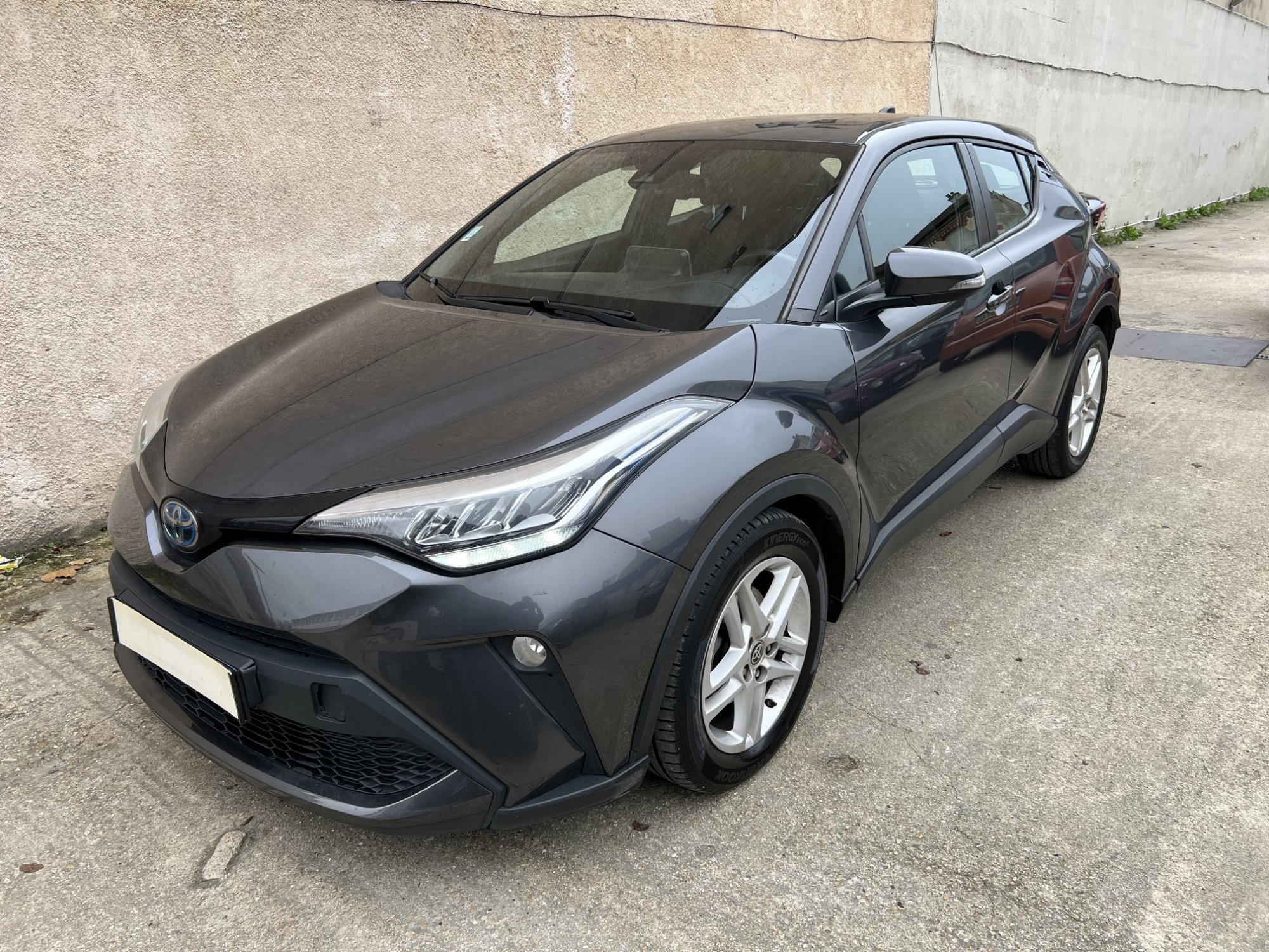Toyota C-HR 1.8 Active - Hybrid - Automatic - 122 hp - 106.328 km