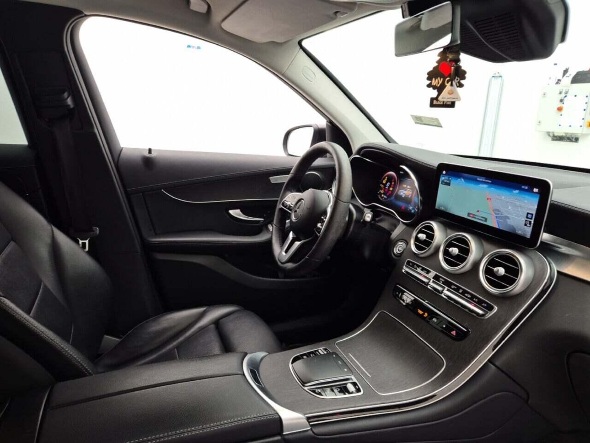 2019 Mercedes-Benz GLC   AWD