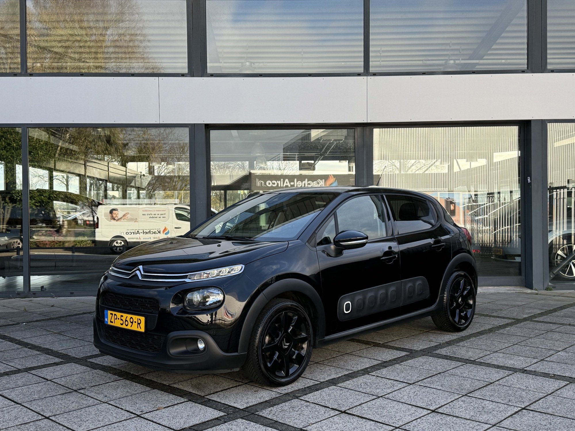 Citroën C3 1.2i Shine - Petrol - Manual - 82 hp - 179.699 km
