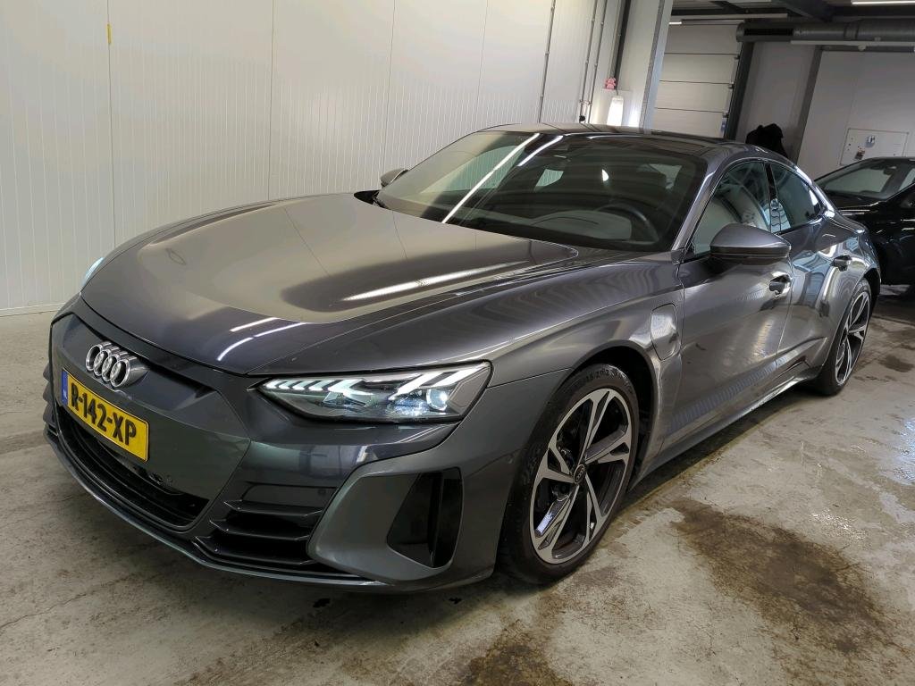 Audi E-tron GT 93 kWh - Quattro - Electric - Automatic - 476 hp - 48.363 km