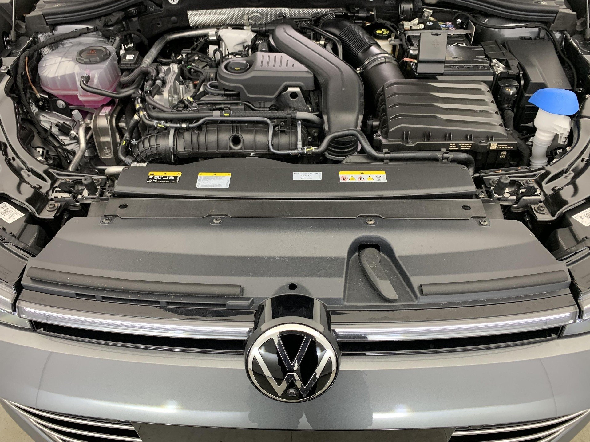 2025 Volkswagen Passat   