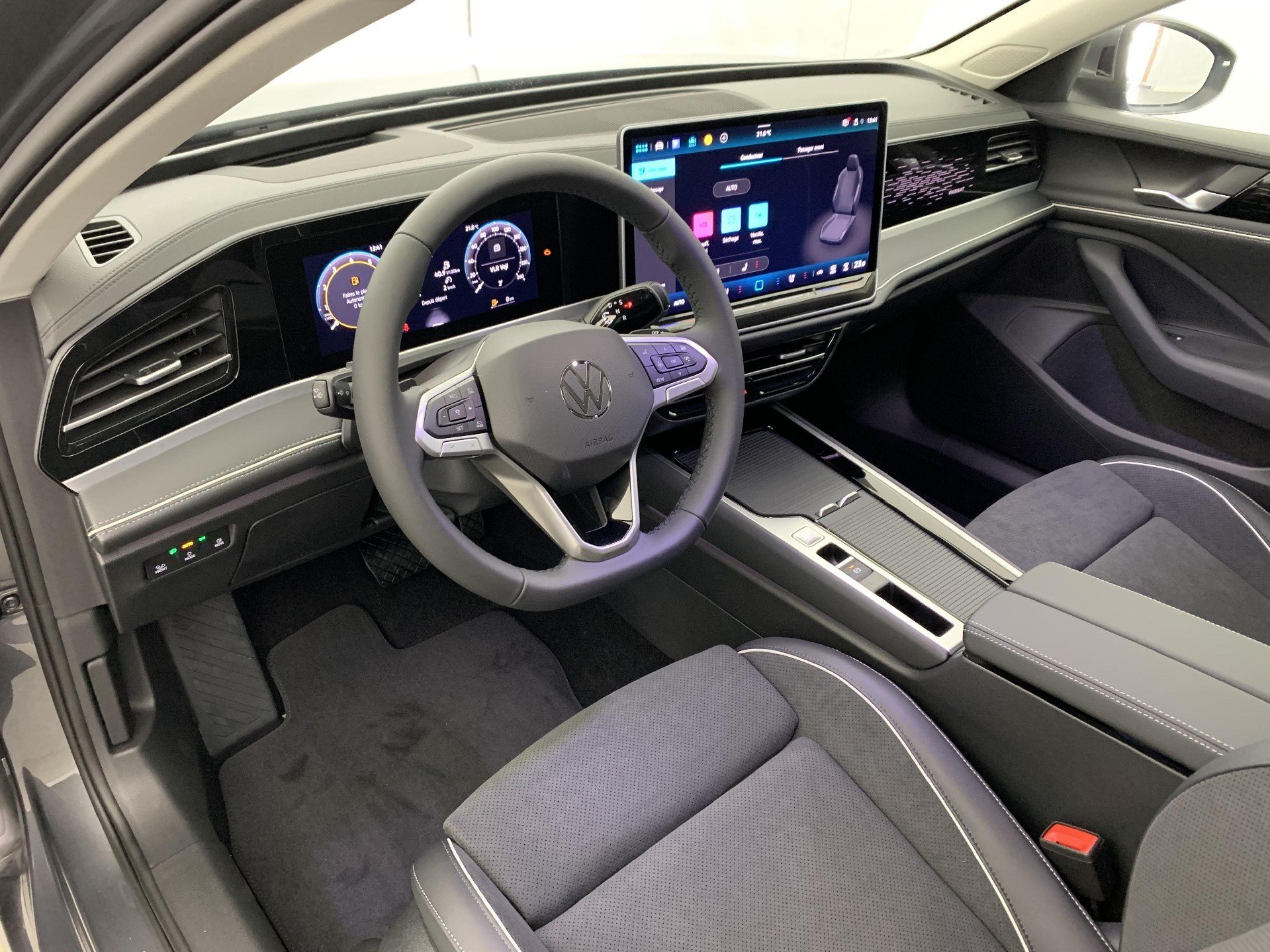 2025 Volkswagen Passat   