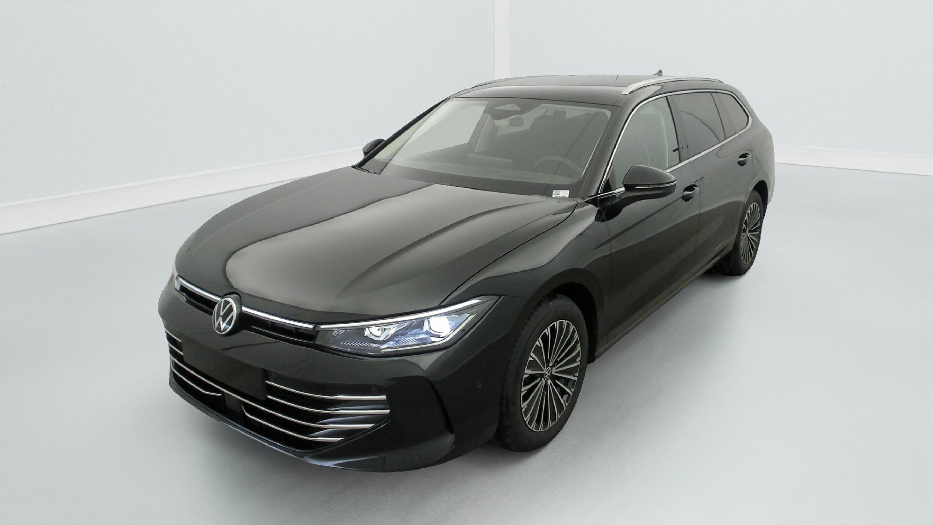 Volkswagen Passat 1.5 eTSI Elegance - Petrol - Automatic - 150 hp - 50 km