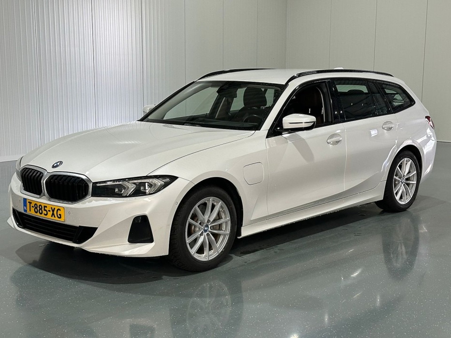BMW 3 Series Touring 320e Business - Hybrid - Automatic - 163 hp - 75.252 km