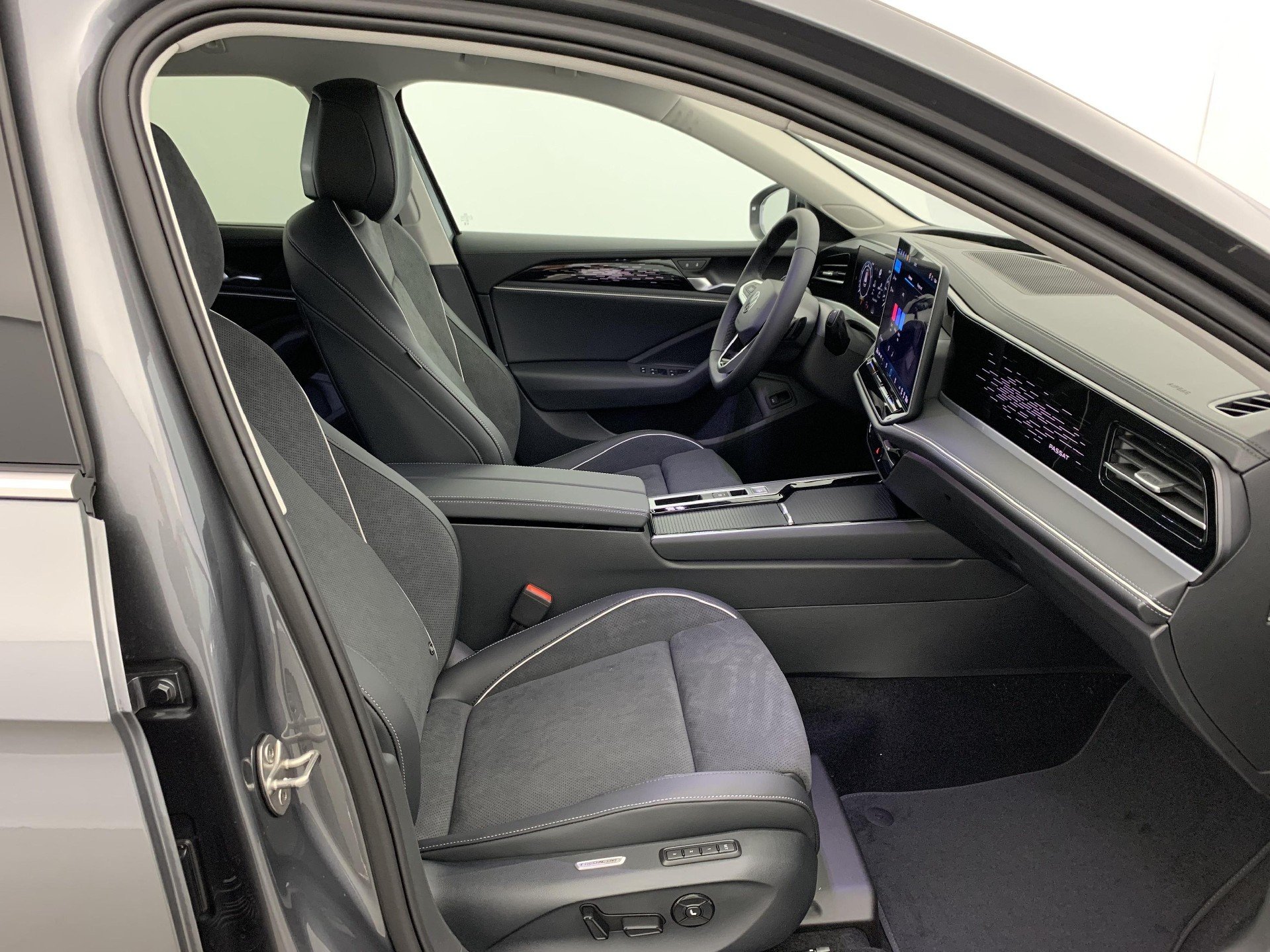 2025 Volkswagen Passat   