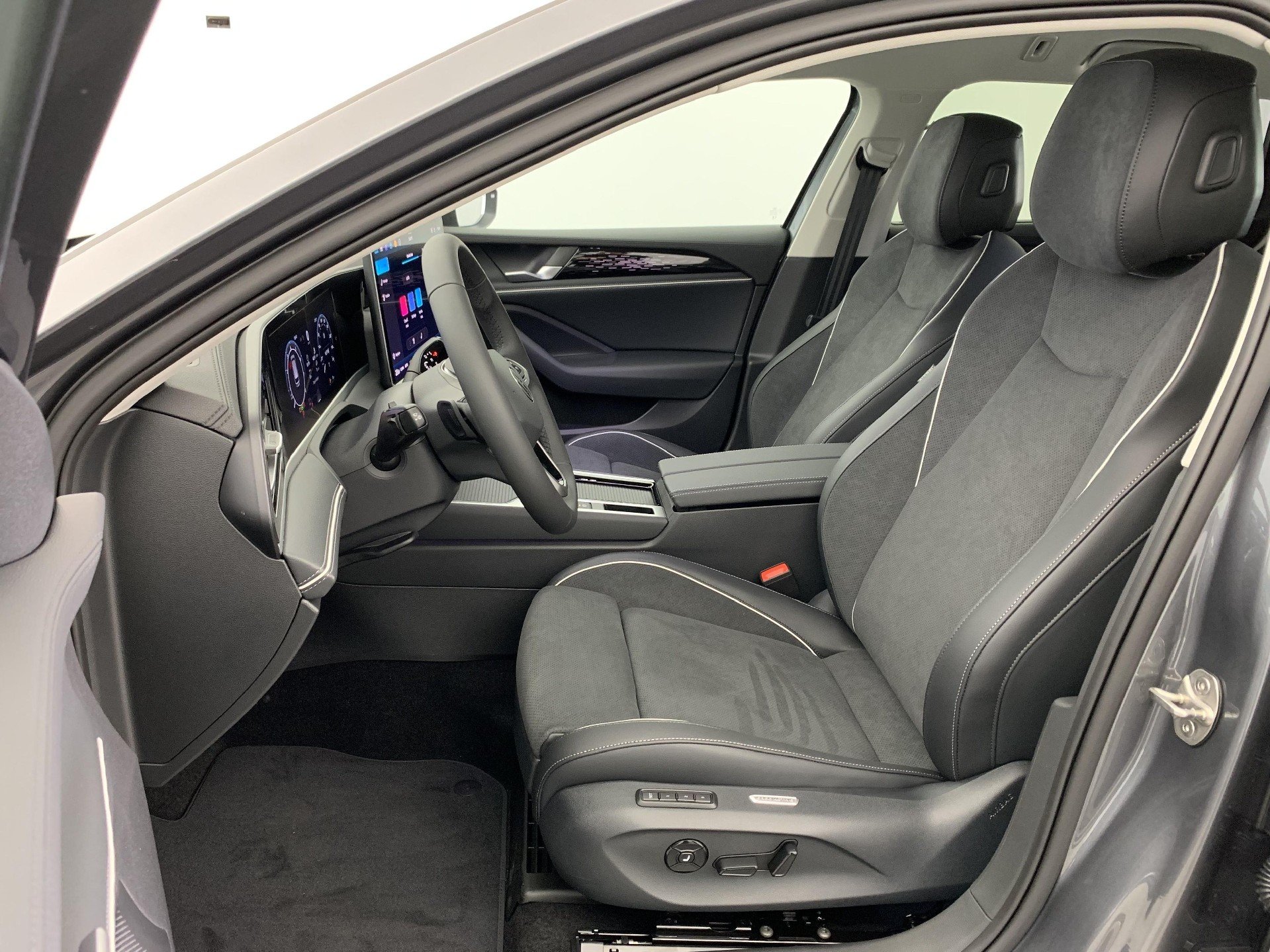 2025 Volkswagen Passat   